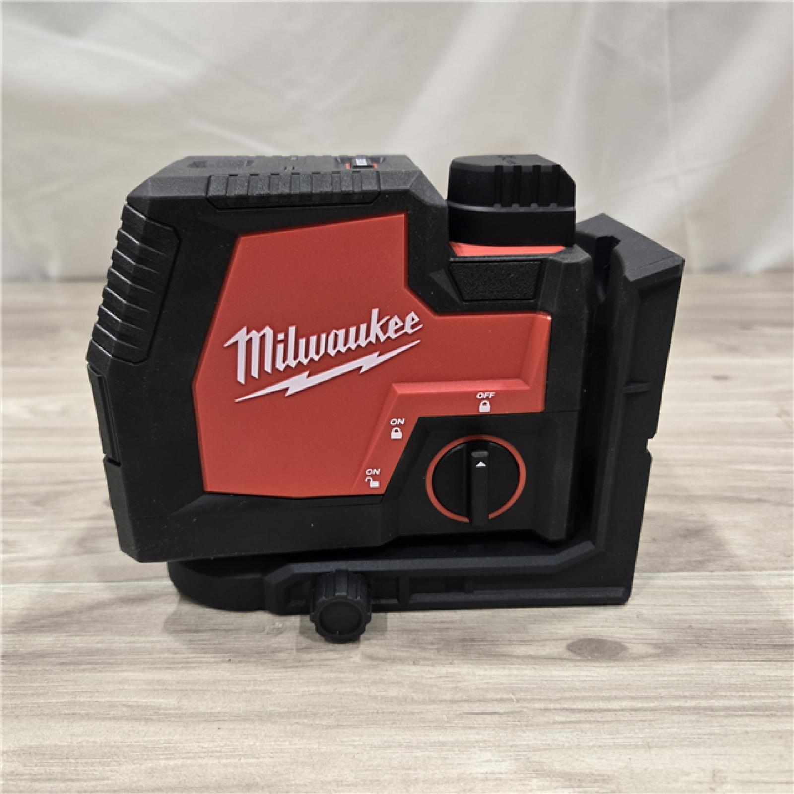 AS-IS Milwaukee-3522-21 Cross Line Plumb Point USB Green Laser Kit