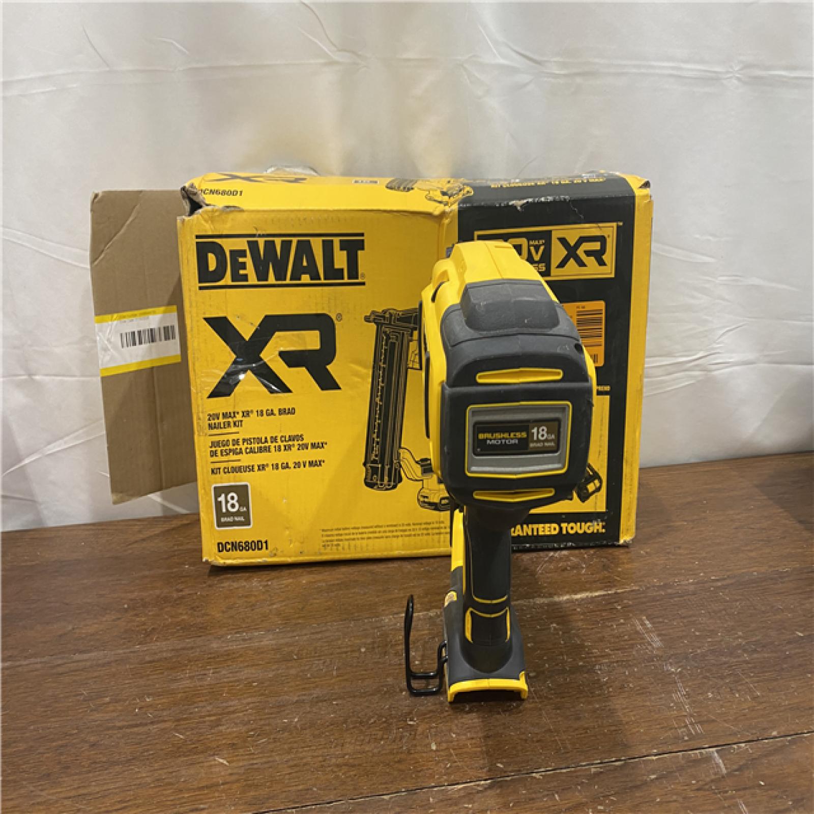 AS-IS DEWALT 20V MAX XR 18 Gauge Brad Nailer Kit