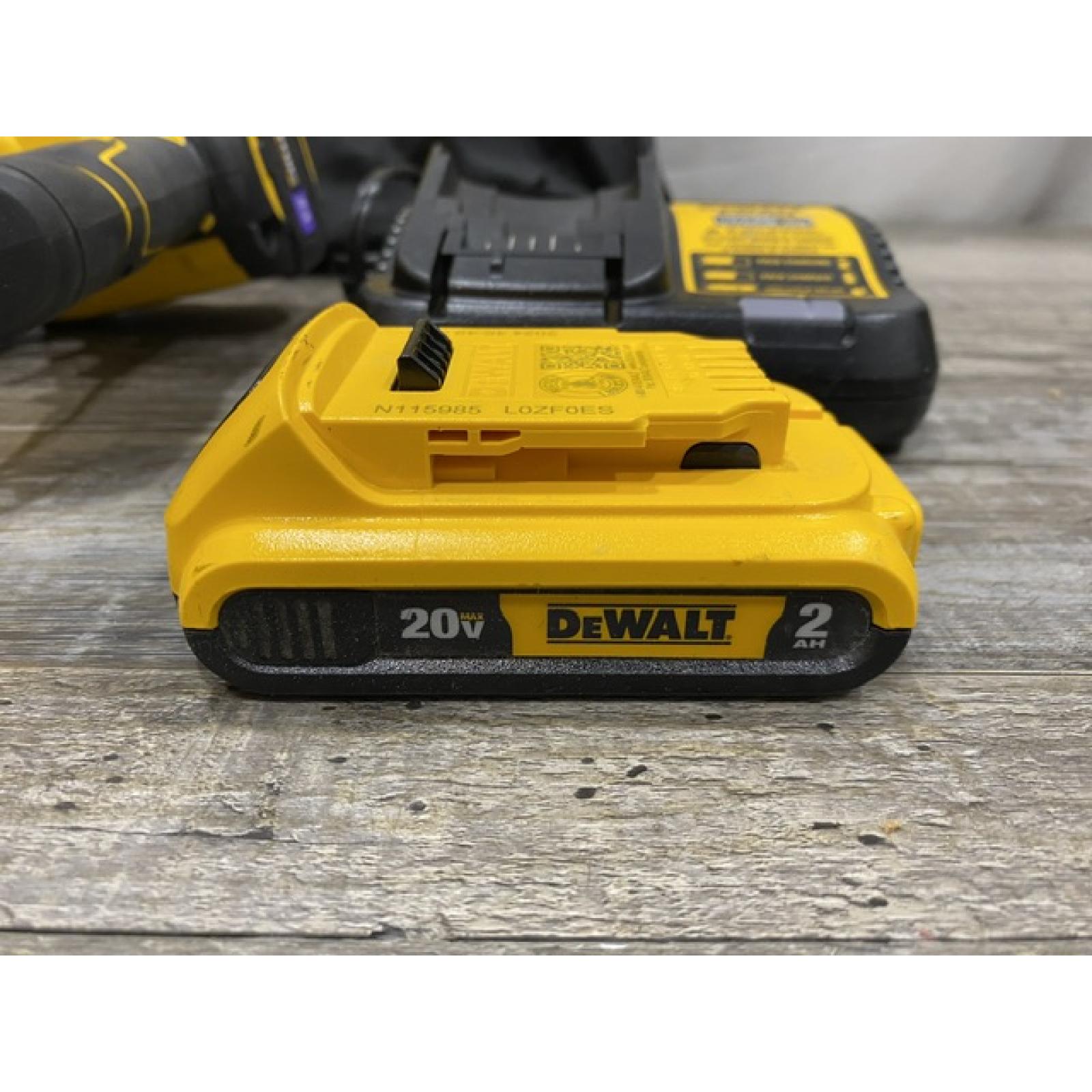 AS-IS DEWALT ATOMIC 20V MAX Lithium Ion Cordless 23 Gauge Pin Nailer Kit