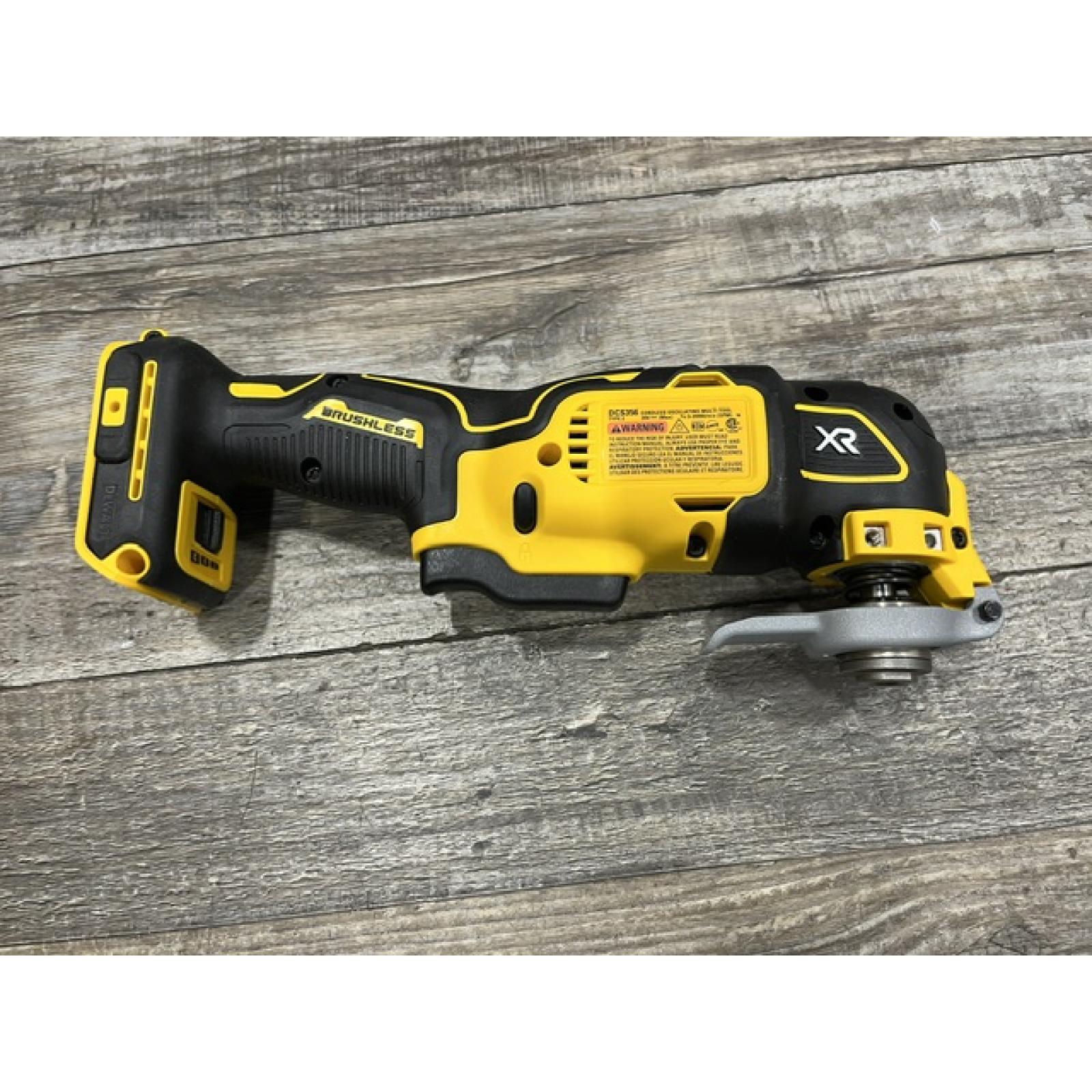 AS-IS DEWALT 20V MAX XR Cordless Brushless 3-Speed Oscillating Multi Tool Kit