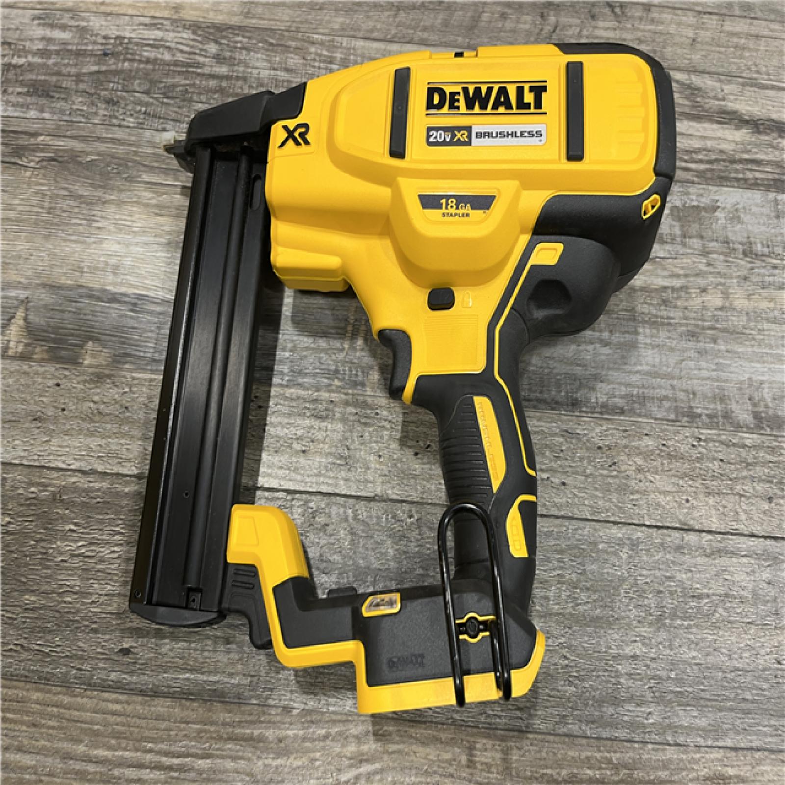 AS-IS DEWALT 20V MAX XR Lithium-Ion Cordless 18-Gauge Narrow Crown Stapler Kit