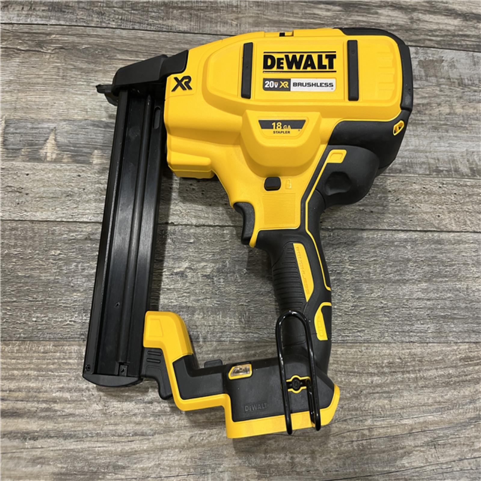 AS-IS DEWALT 20V MAX XR Lithium-Ion Cordless 18-Gauge Narrow Crown Stapler Kit