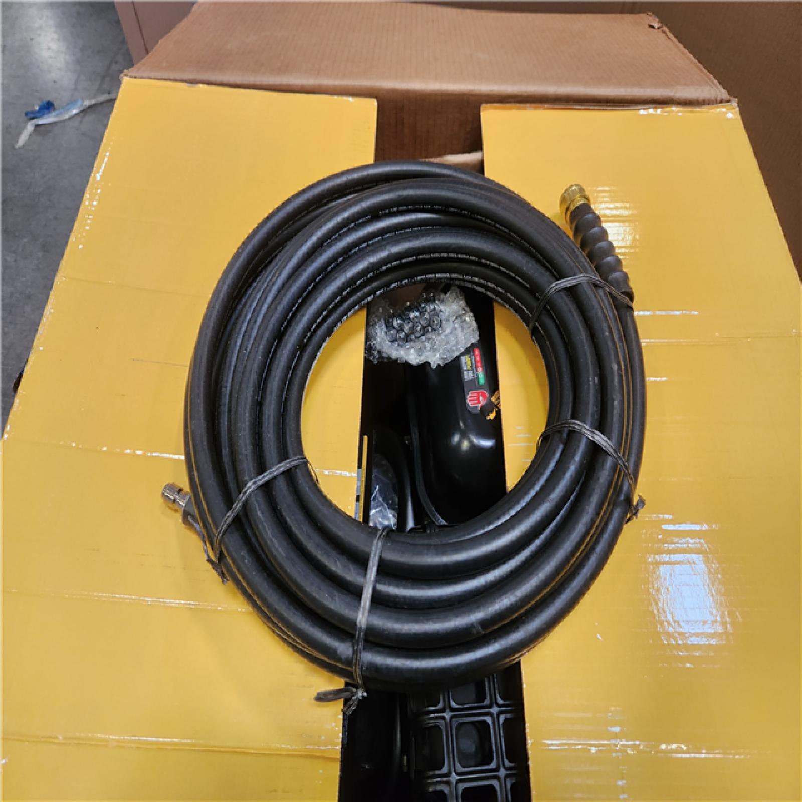 Phoenix NEW DEWALT 4400 PSI 4.0 GPM Gas Pressure Washer with 420cc Engine  Triplex Pump  Commercial Cold Water Power Washer