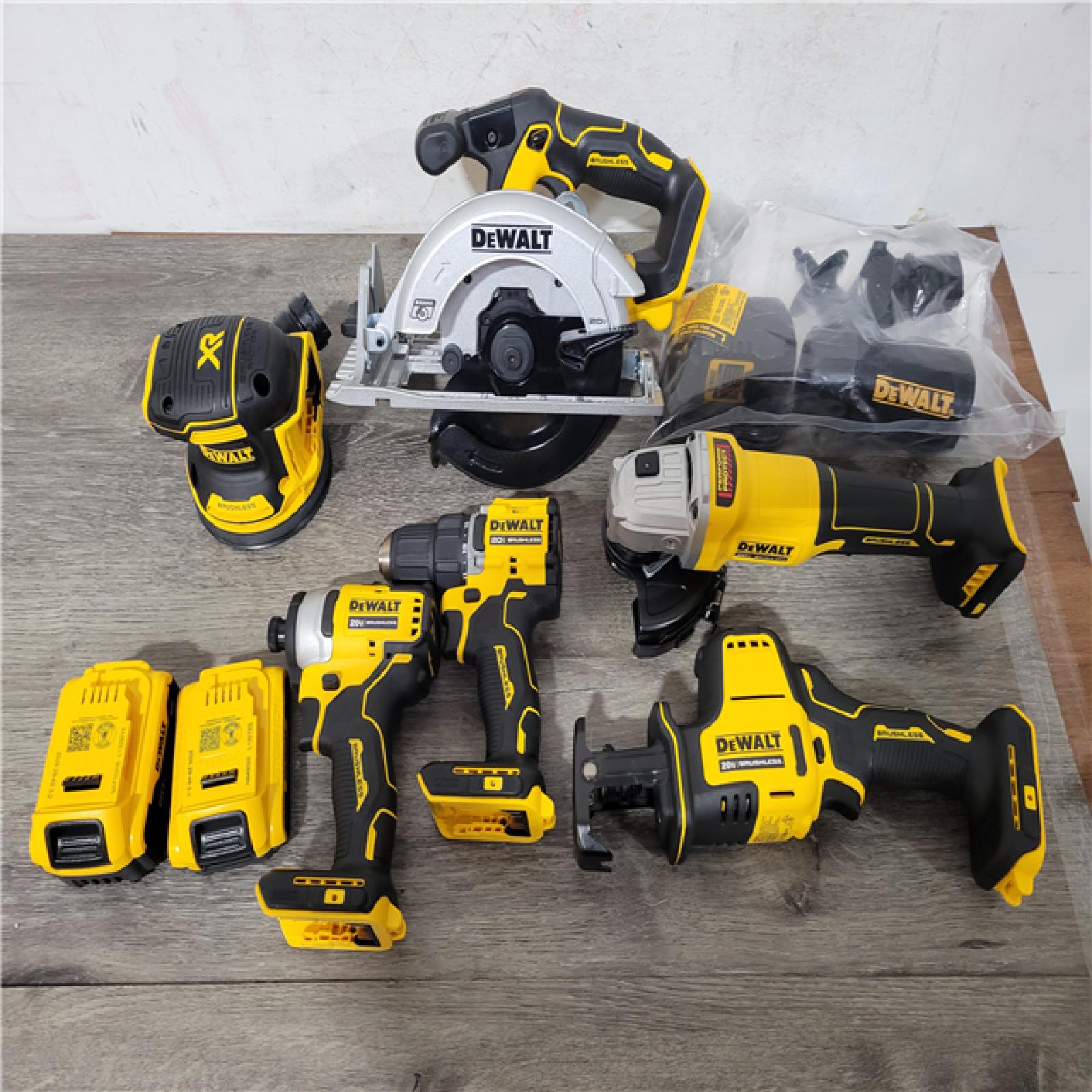 CALIFORNIA NEW DEWALT BRUSHLESS 6-TOOL COMBO KIT WITH TOUGHSYSTEM 2.0 (2 BATTERIES AND CHARGER INCLUDED)