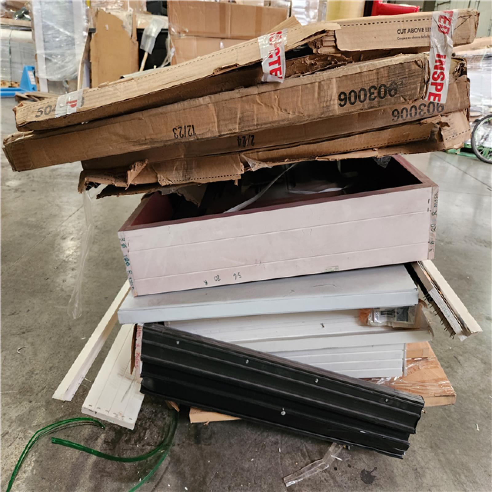 Phoenix Location AS-IS Door and Screen Pallet