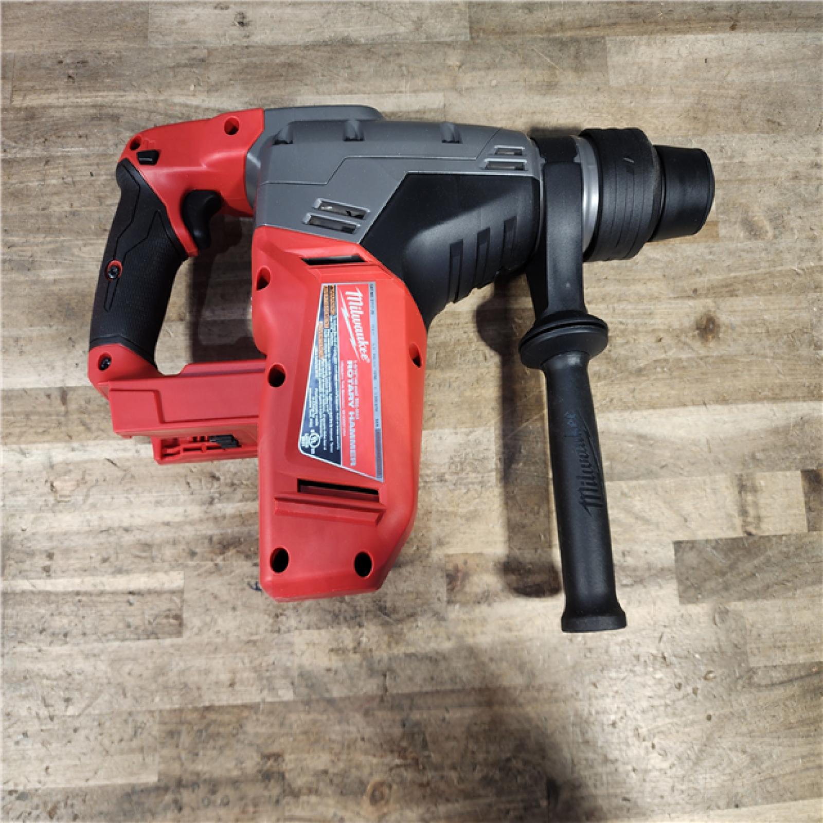 HOUSTON LOCATION - AS-IS Milwaukee FUEL 18V Lithium-Ion Brushless Cordless 1-9/16 in. (Tool-Only)