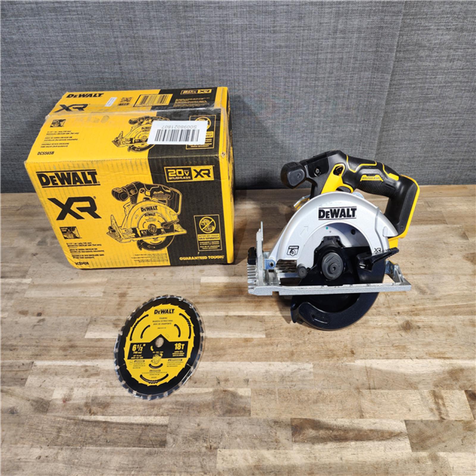 HOUSTON LOCATION - AS-IS DeWALT DCS565B 20V Max Brushless 6.5 Cordless Circular Saw (TOOL ONLY)