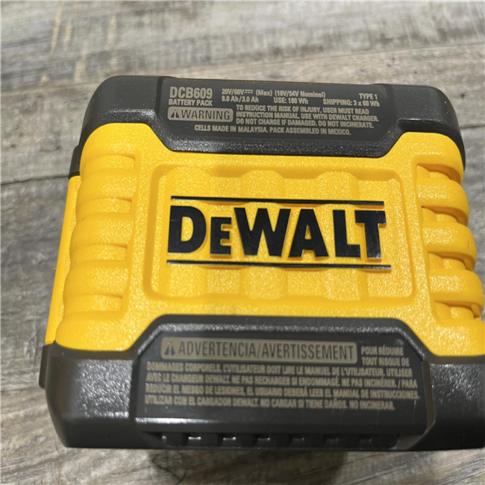 AS-IS DEWALT 20V/60V MAX FLEXVOLT Lithium-Ion 9.0Ah Battery and Charger Starter Kit