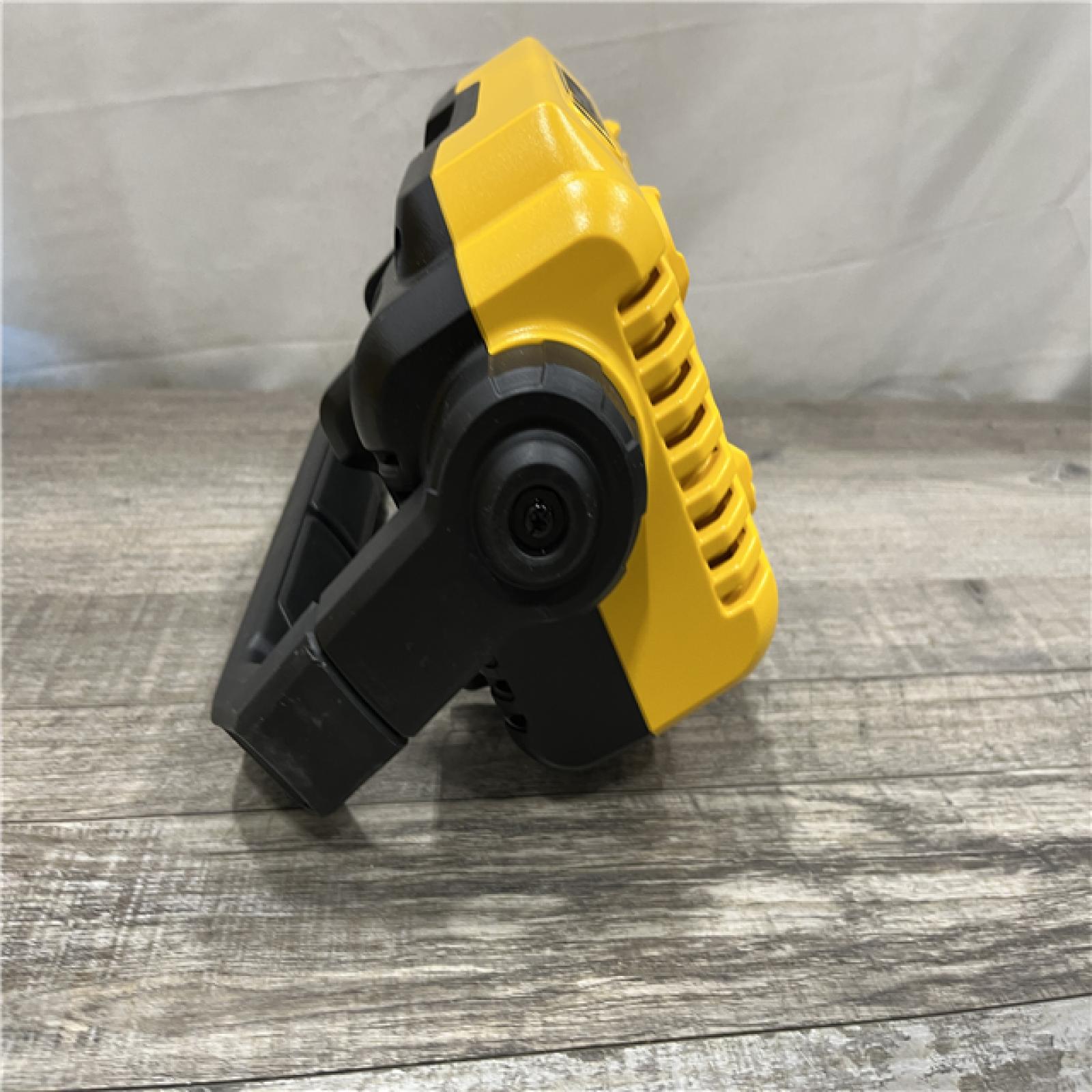 AS-IS DEWALT 20-Volt MAX Lithium-Ion Compact Cordless Task Light Kit