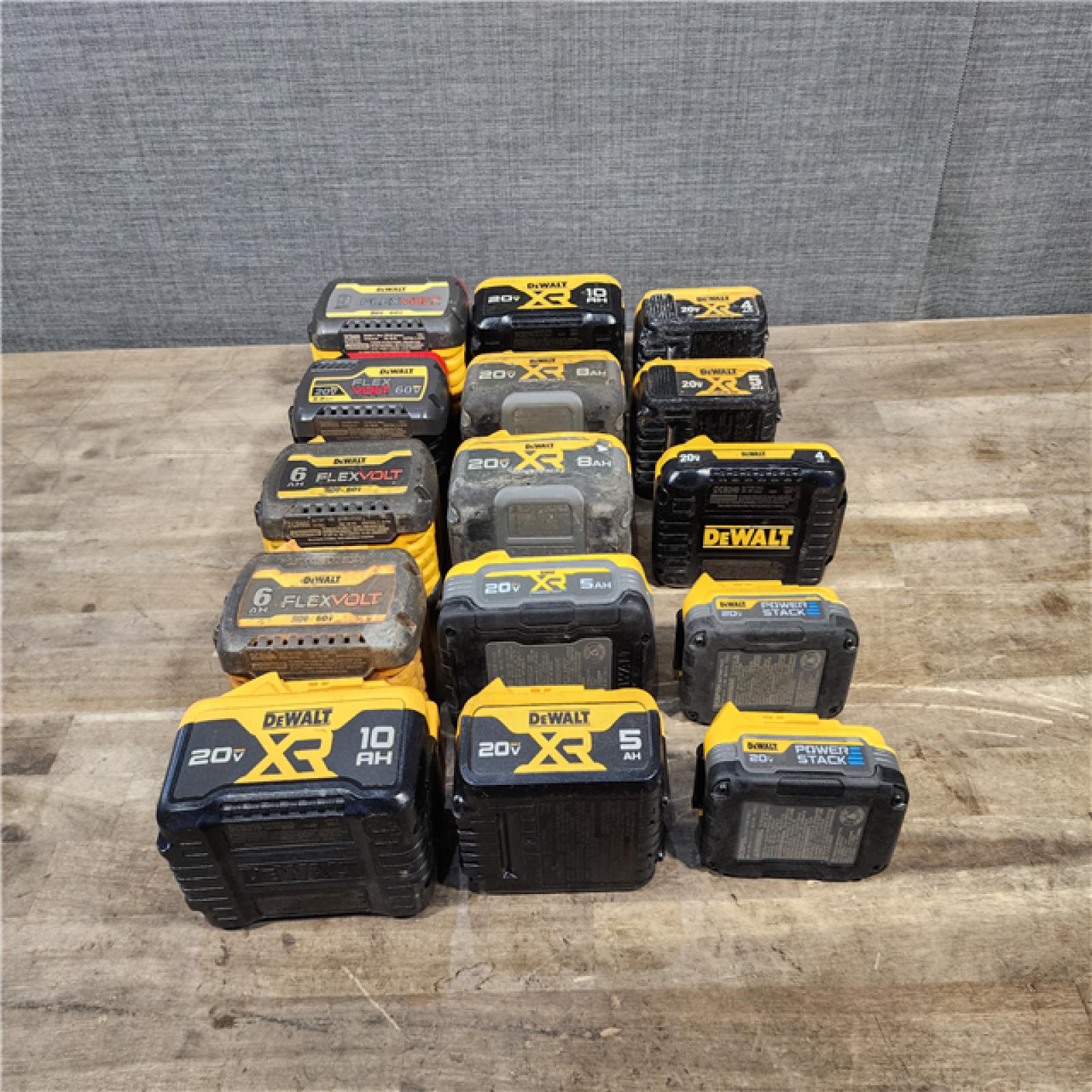 HOUSTON LOCATION - AS-IS DEWALT BATTERY PACK QTY - 15