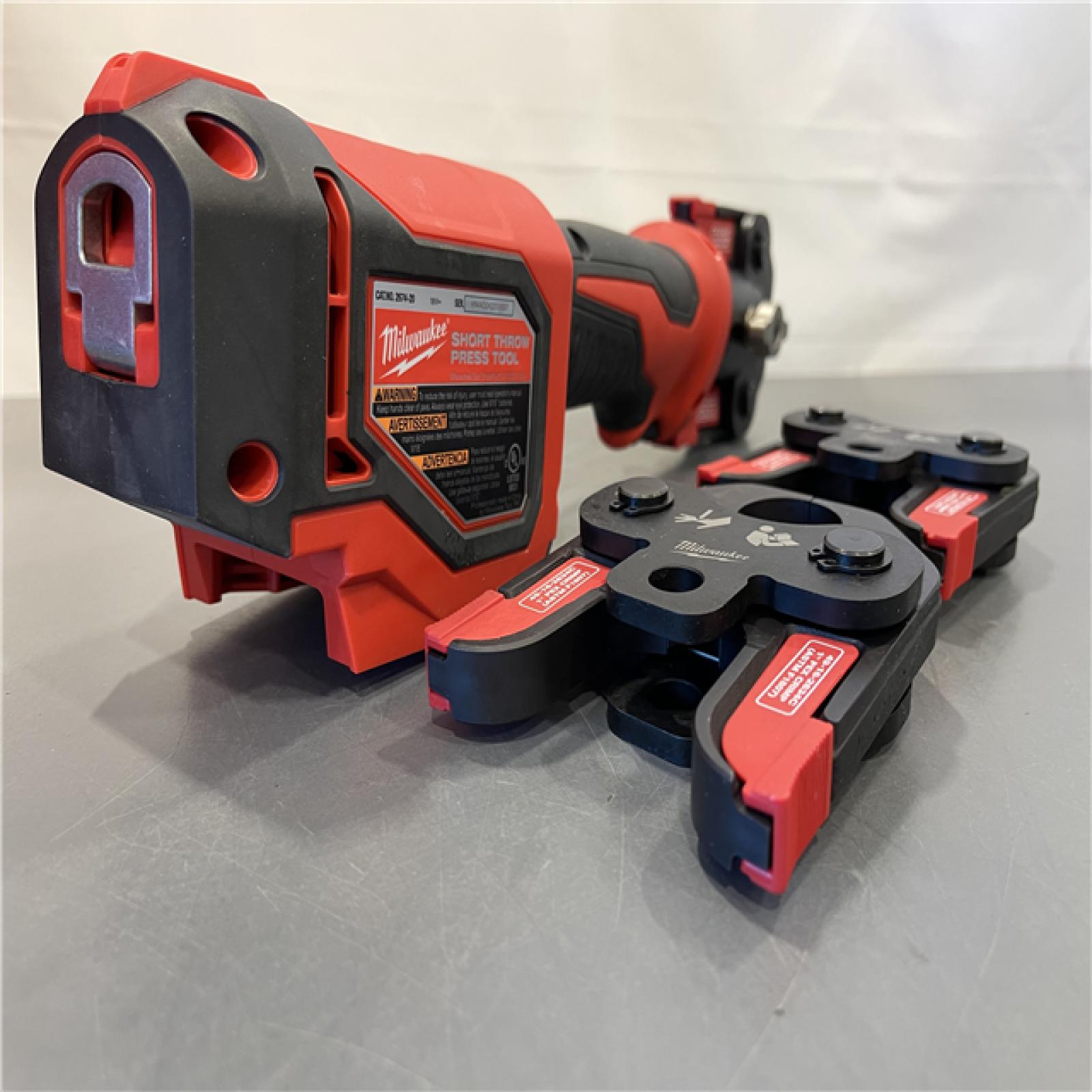AS-IS - M18 18V Lithium-Ion Cordless Short Throw Press Tool Kit with 3 PEX Crimp Jaws (2) 2.0 Ah Batteries and Charger