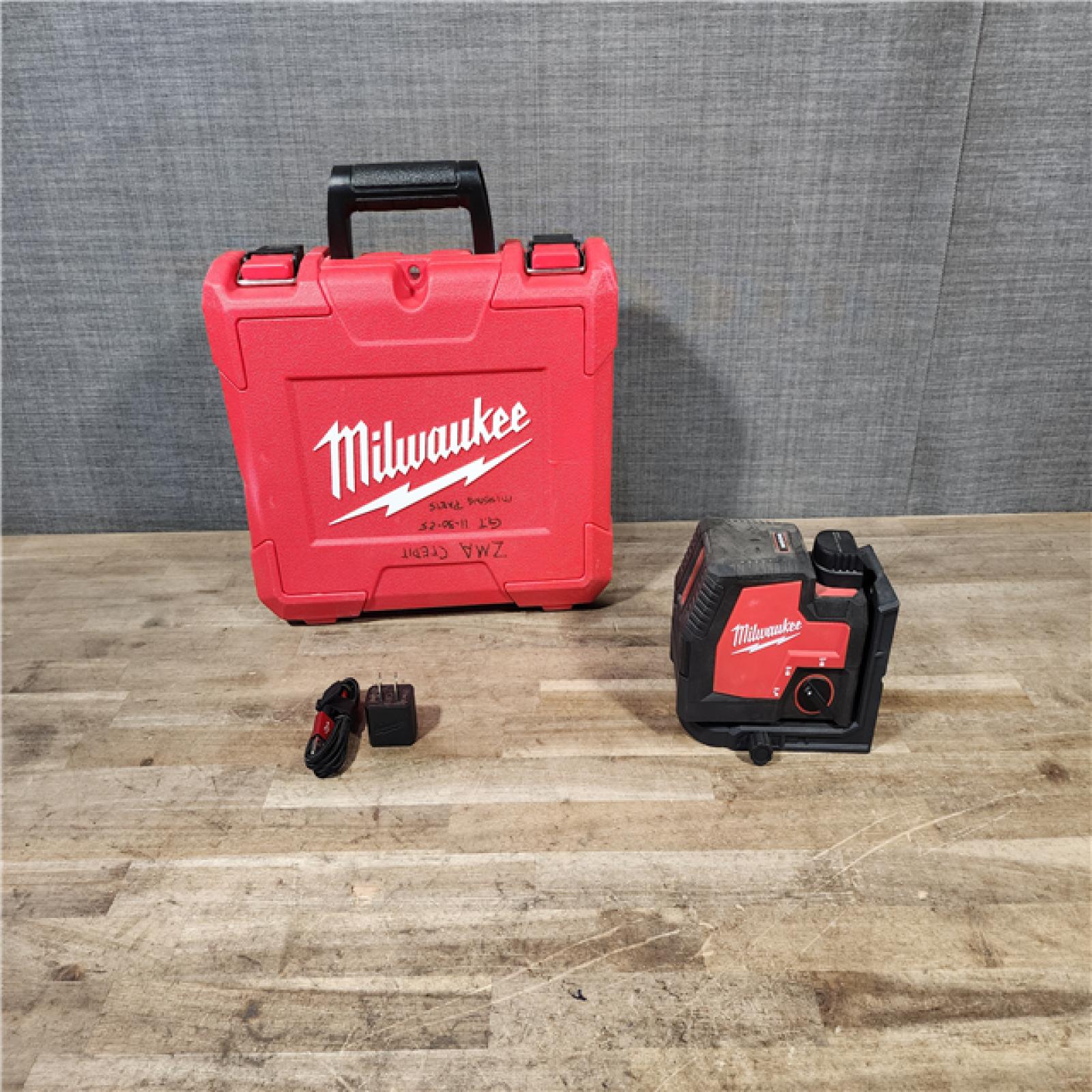 HOUSTON LOCATION - AS-IS MILWAUKEE 100 Ft. REDLITHIUM Lithium-Ion USB Green Rechargeable Cross Line Laser Level with Charger