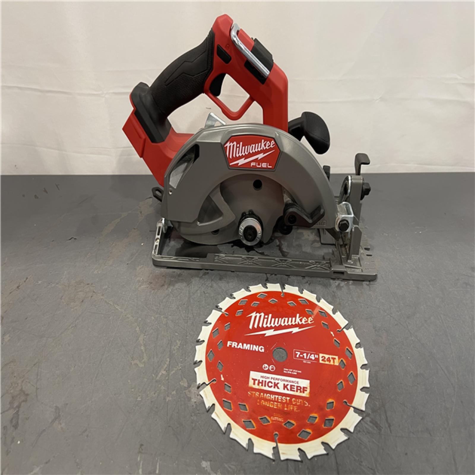 AS-IS - Milwaukee M18 FUEL 7-1/4 Inch Circular Saw