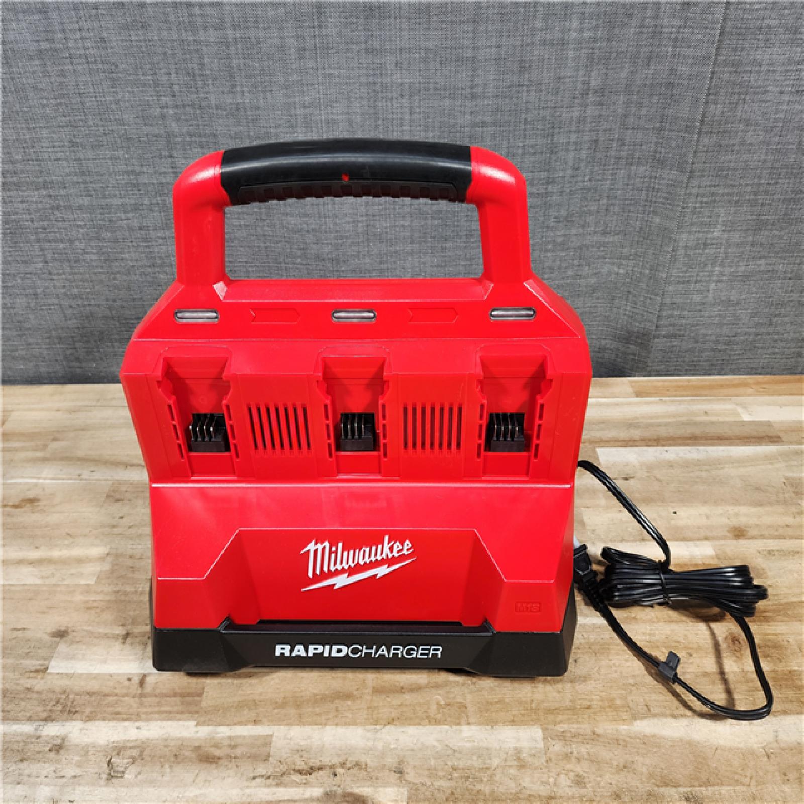 HOUSTON LOCATION - AS-IS Milwaukee M18 Packout Six Bay Rapid Charger (TOOL ONLY)