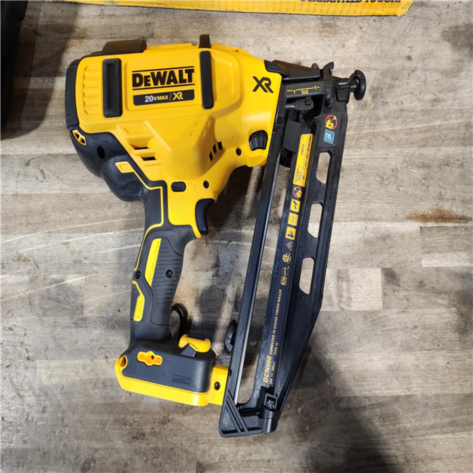HOUSTON LOCATION - AS-IS DeWalt 20V 16 Gauge Cordless Angled Finish Nailer Kit W/ 2Ah Battery