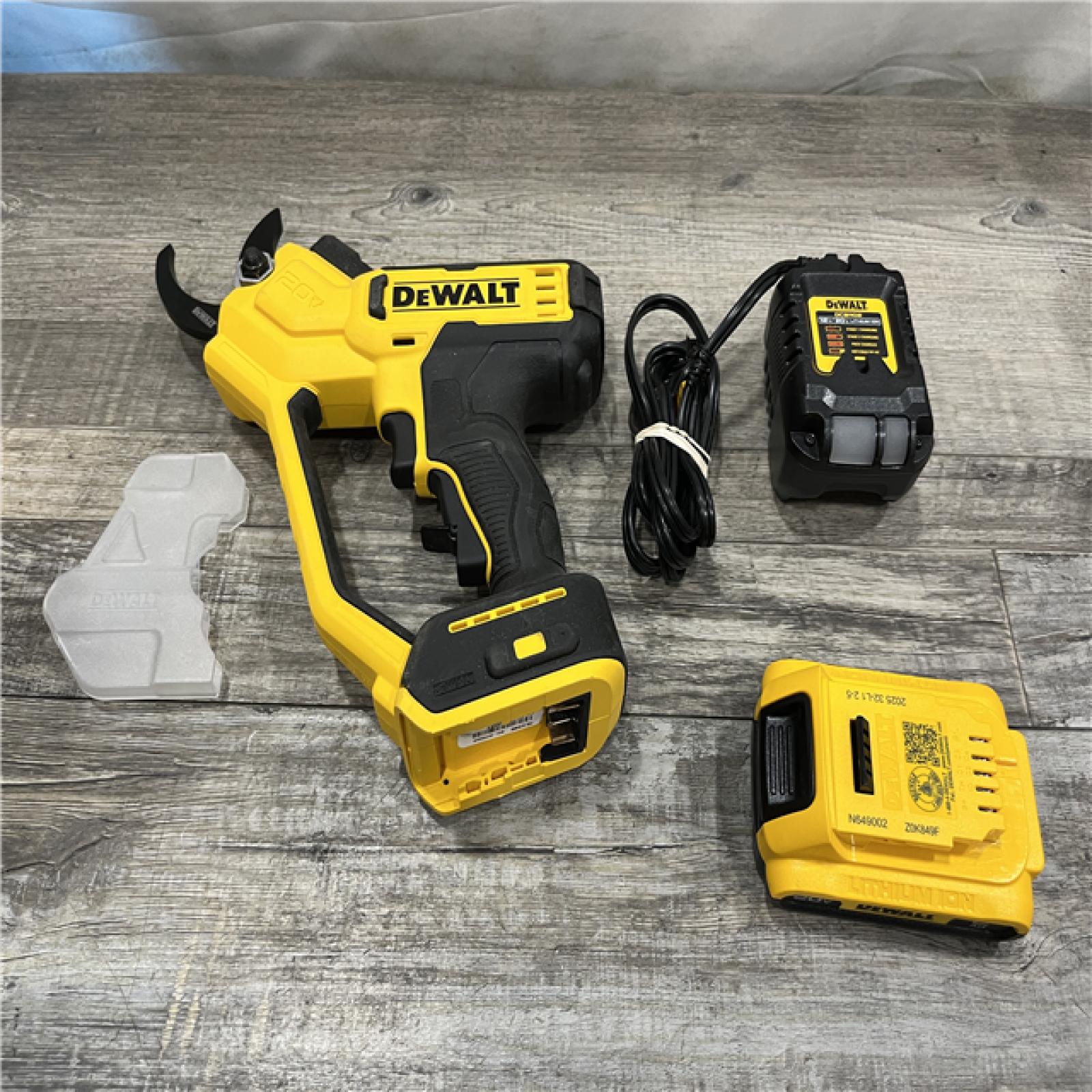 AS-IS DEWALT 20V MAX Cordless Pruner Kit