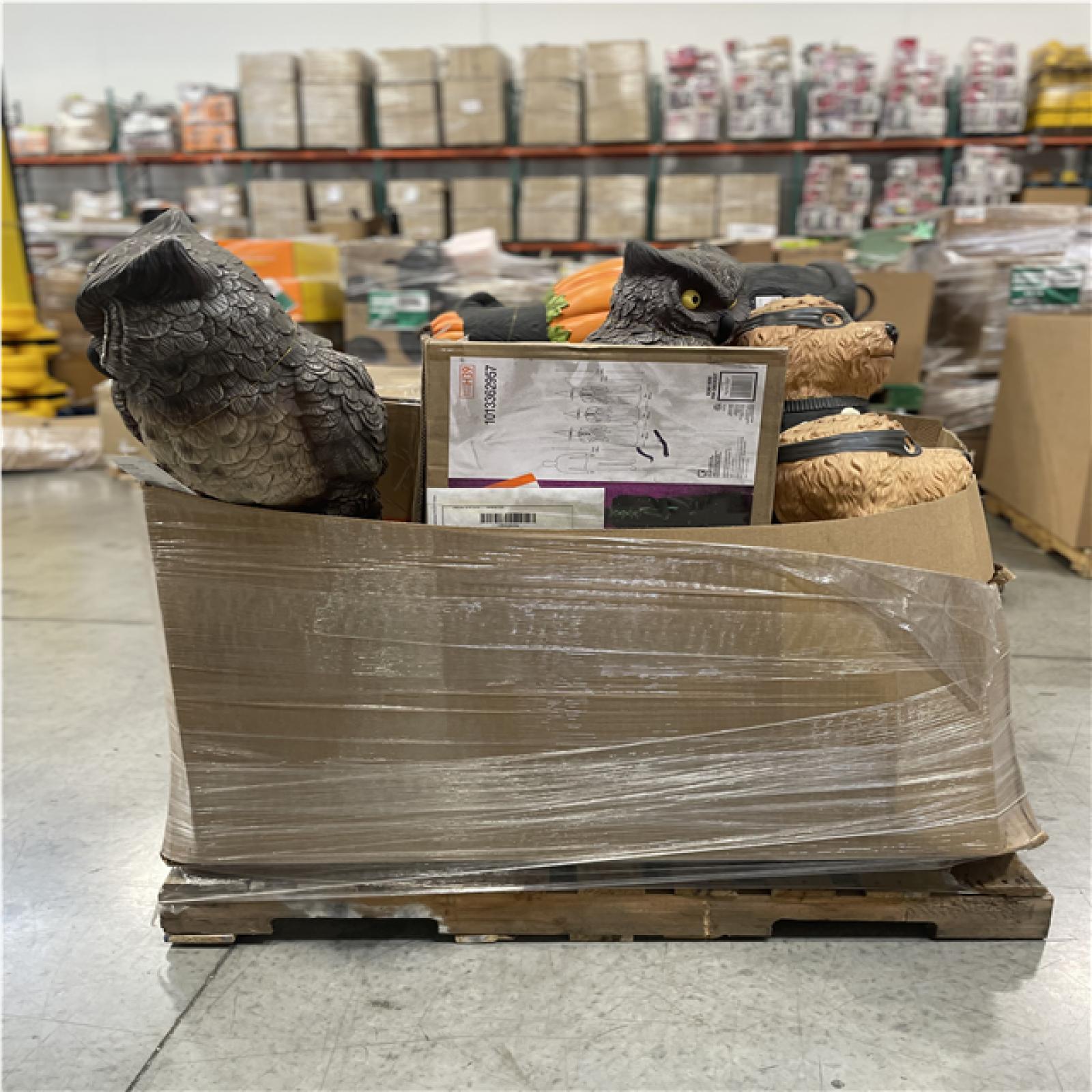 DALLAS LOCATION- AS-IS ASSORTED HALLOWEEN DECORATIONS PALLET