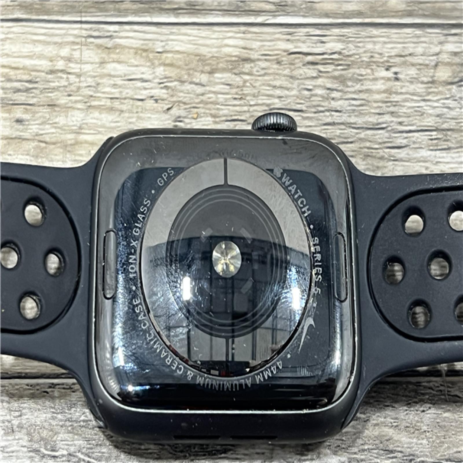 AS-IS Apple Watch Series 5 44mm GPS Aluminum Space Gray Black Sport Band Smartwatch