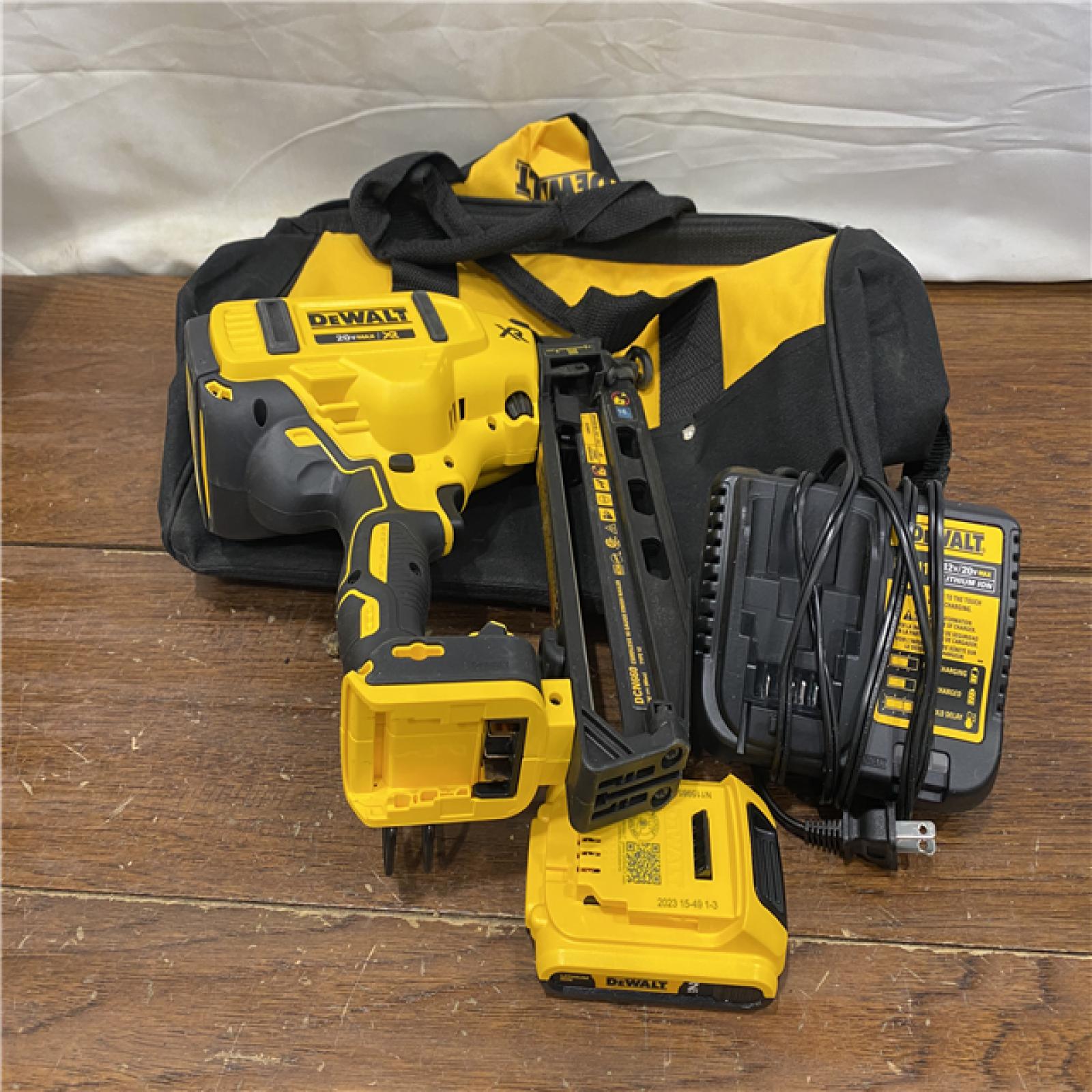 AS-IS DeWalt DCN660D1 20V 16 Gauge Cordless Angled Finish Nailer Kit W/ 2Ah Battery
