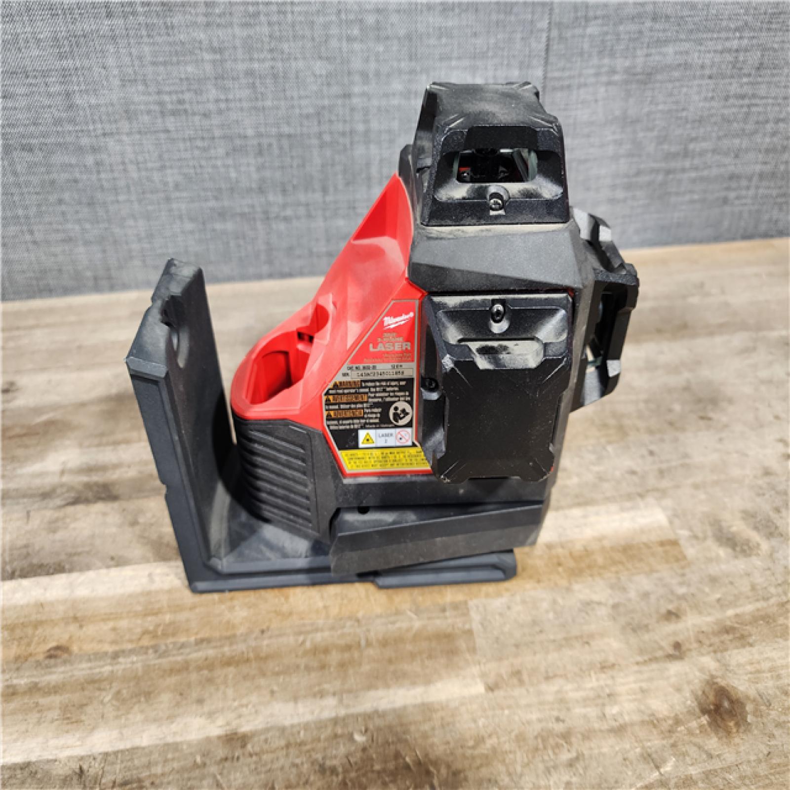 HOUSTON LOCATION - AS-IS Milwaukee 12-Volt Lithium-Ion Cordless Green 250 ft. 3-Plane Laser Level Kit