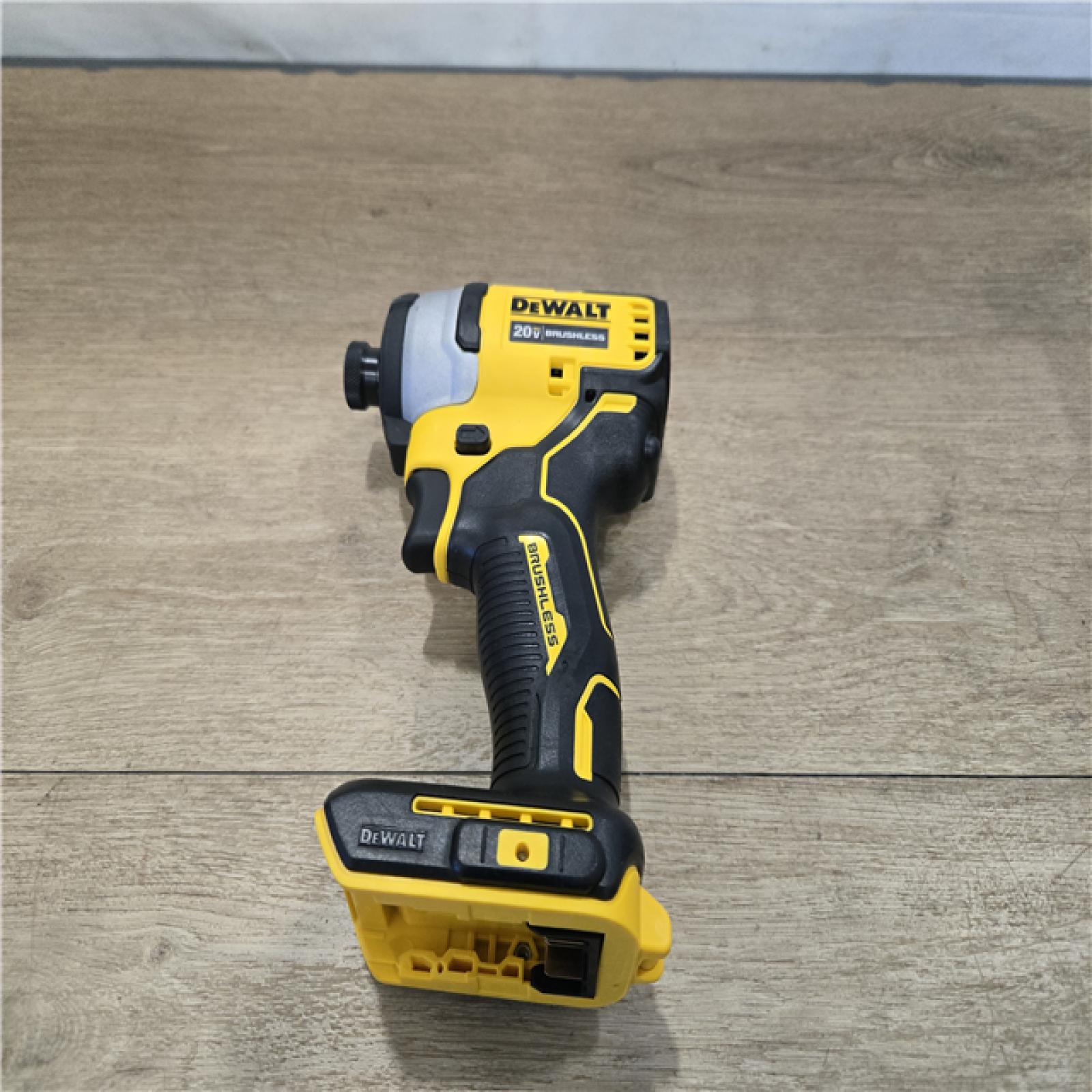 AS-IS DEWALT Atomic 20V Max Cordless Compact 1/4 in. Impact Driver Kit