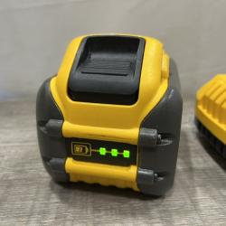 AS-IS DEWALT 20V/60V MAX FLEXVOLT Lithium-Ion 9.0Ah Battery and Charger Starter Kit