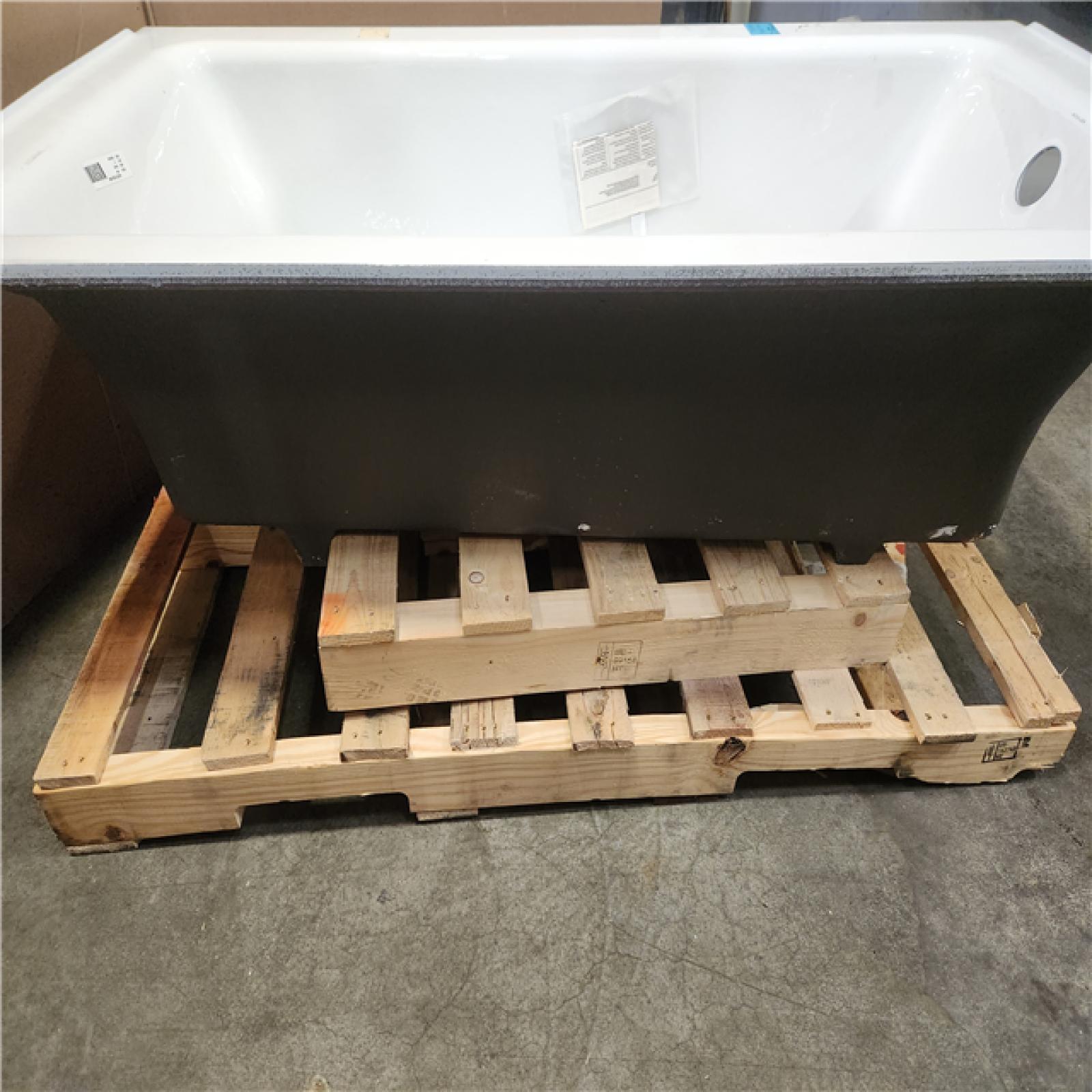 Phoenix AS-IS KOHLER Bellwether 60 in. x 32 in. Soaking Bathtub with Left-Hand Drain in White