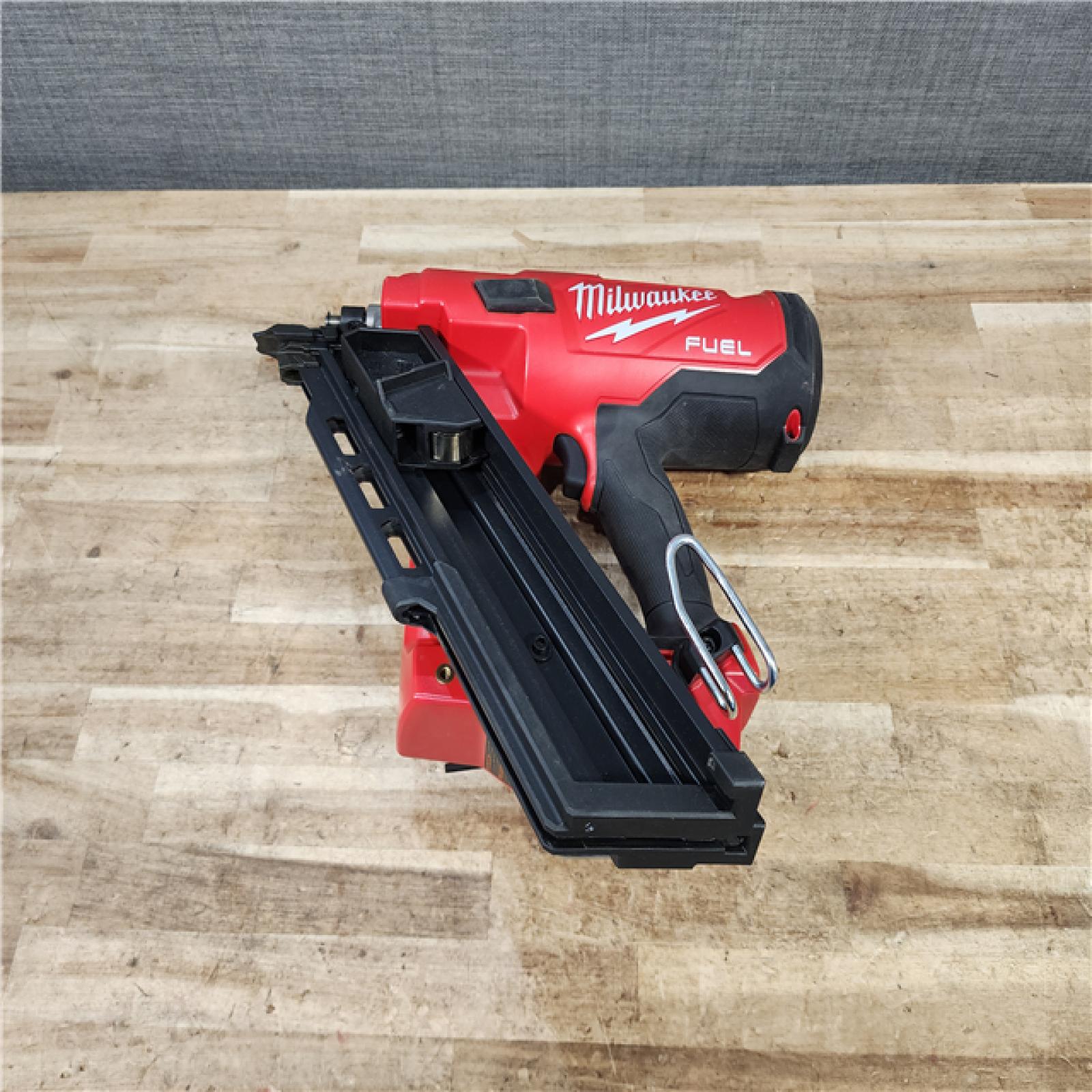 HOUSTON LOCATION - AS - IS Milwaukee FUEL 3-1/2 in. 18-Volt 30-Degree Lithium-Ion Brushless Cordless Framing Nailer (Tool-Only)