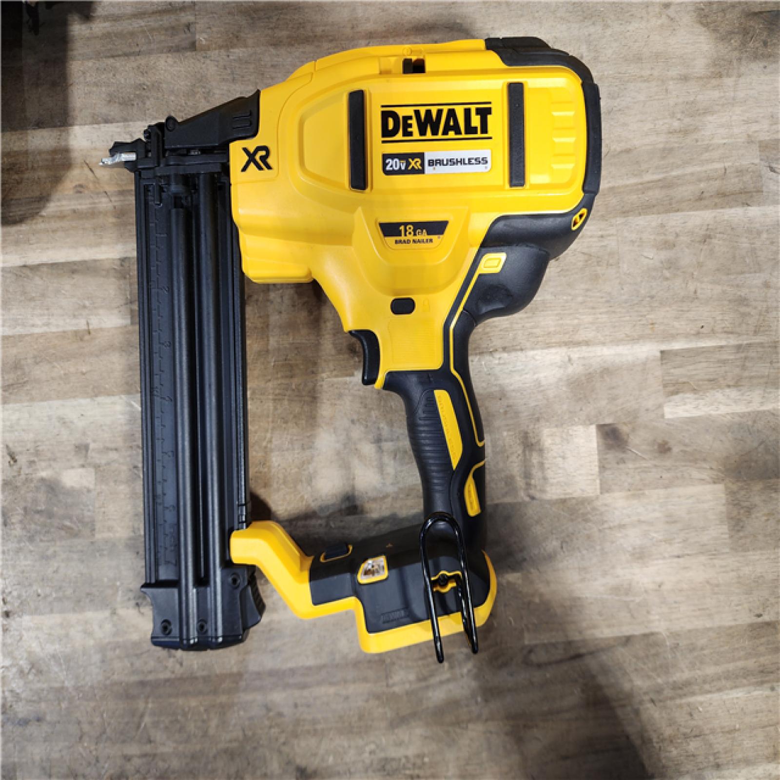 HOUSTON LOCATION - AS-IS DEWALT 20V MAX XR 18 Gauge Brad Nailer Kit