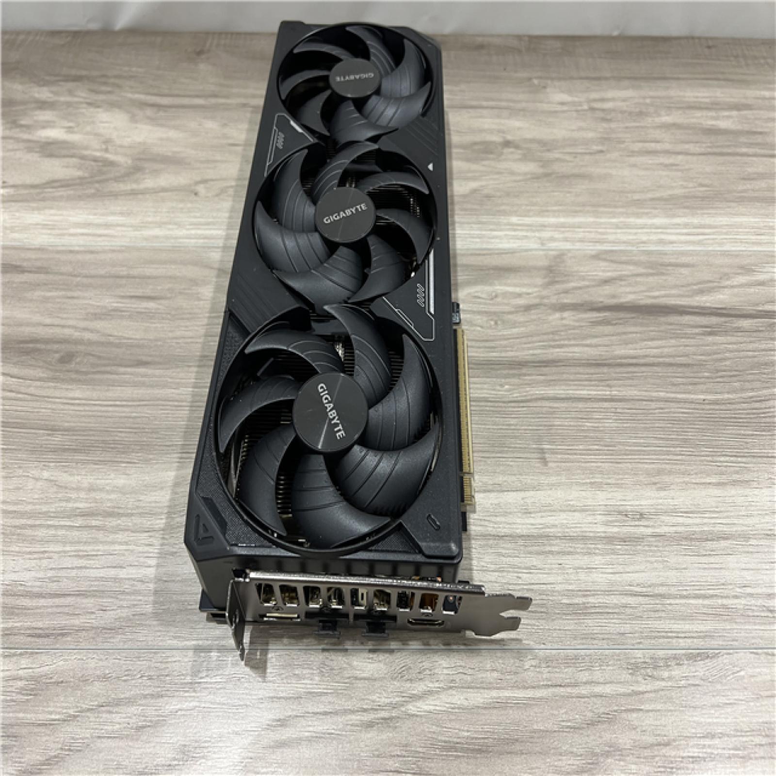 AS-IS Gigabyte GeForce RTX 5070 Ti Windforce OC SFF 16GB GDDR7 GV-N507TWF3OC-16GD