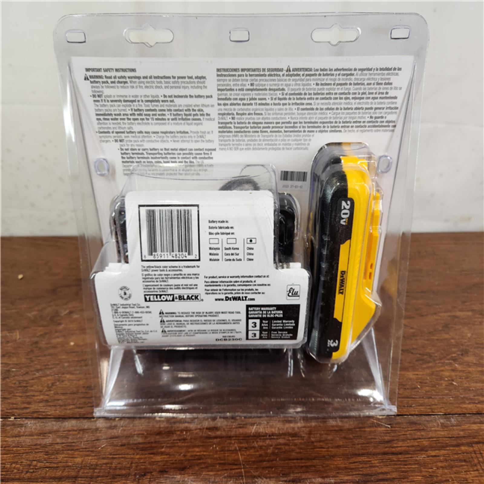 NEW! Dewalt 20-Volt MAX Lithium-Ion Battery Pack 3.0Ah with Charger