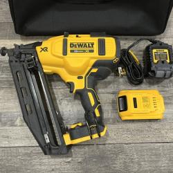 AS-IS DEWALT 20V MAX XR 16-Gauge Electric Cordless Angled Finishing Nailer Kit