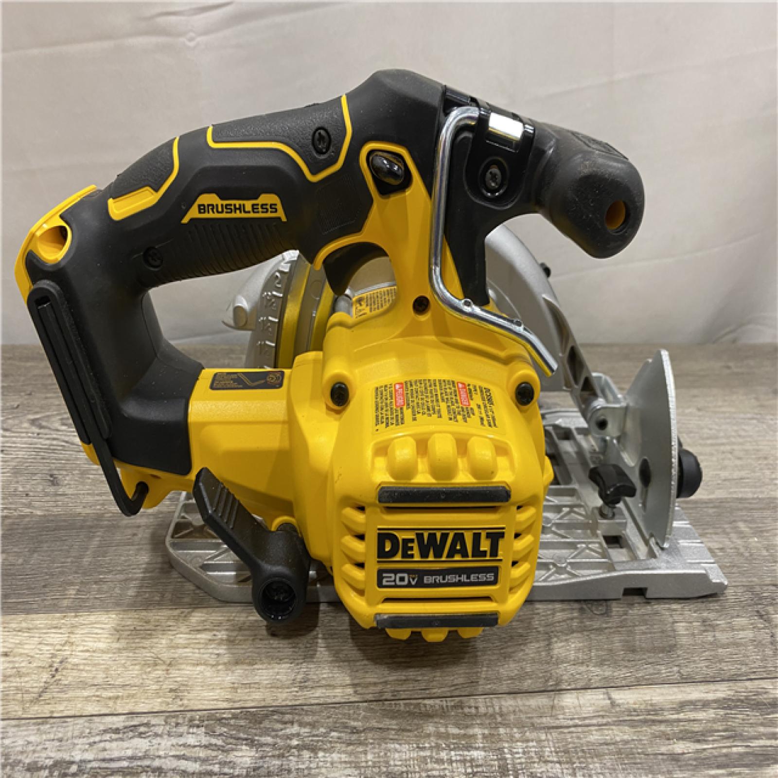 AS-IS DEWALT 20V MAX Cordless Brushless 6-1/2 in. Sidewinder Style Circular Saw (Tool Only)