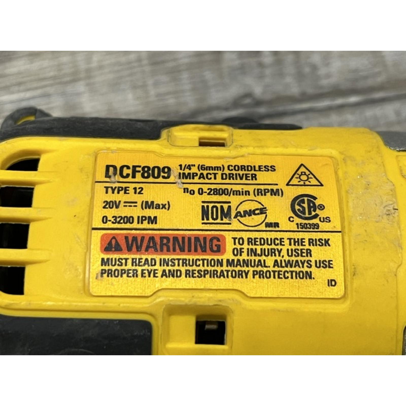 AS-IS DEWALT Atomic 20V Max Lithium-Ion Brushless Cordless Compact 1/4 in. Impact Driver Kit