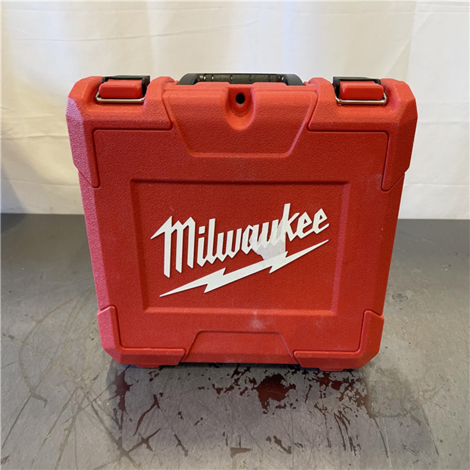 AS-IS - MILWAUKEE 100 Ft. REDLITHIUM Lithium-Ion USB Green Rechargeable Cross Line Laser Level Kit