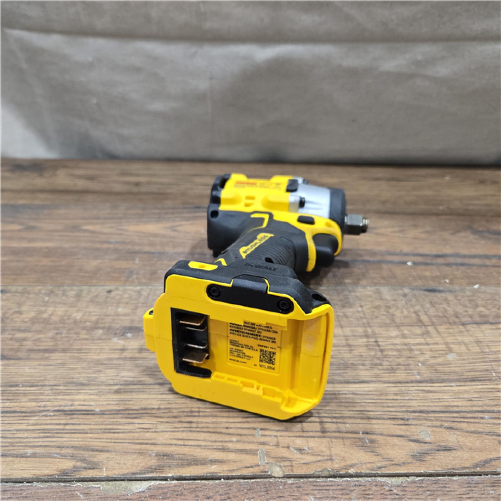 AS-IS DeWalt 20V MAX ATOMIC 1/2 in. Cordless Brushless Compact Impact Wrench Tool Only