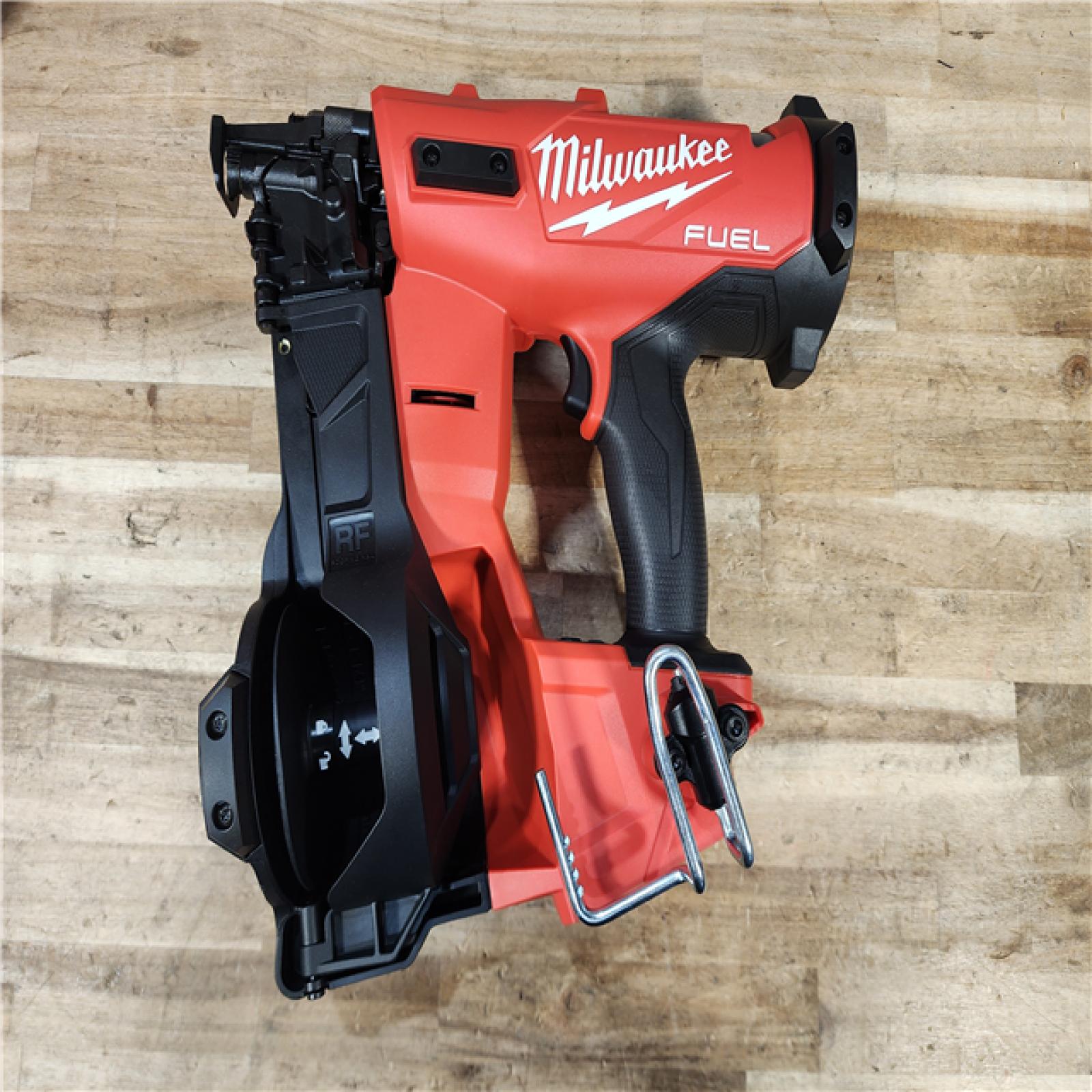 HOUSTON LOCATION - AS-IS (APPEARS LIKE NEW) Milwaukee FUEL 18-Volt Lithium-Ion Brushless Cordless Coil Roofing Nailer (Tool Only)