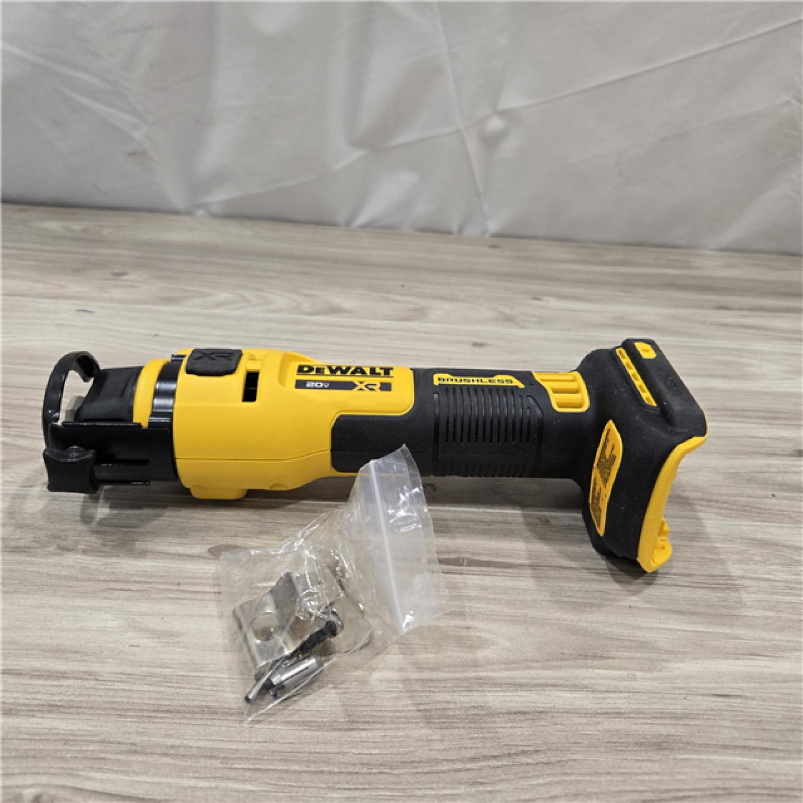 AS-IS DEWALT 20V MAX Cordless Cut-Out Tool (Tool-Only)