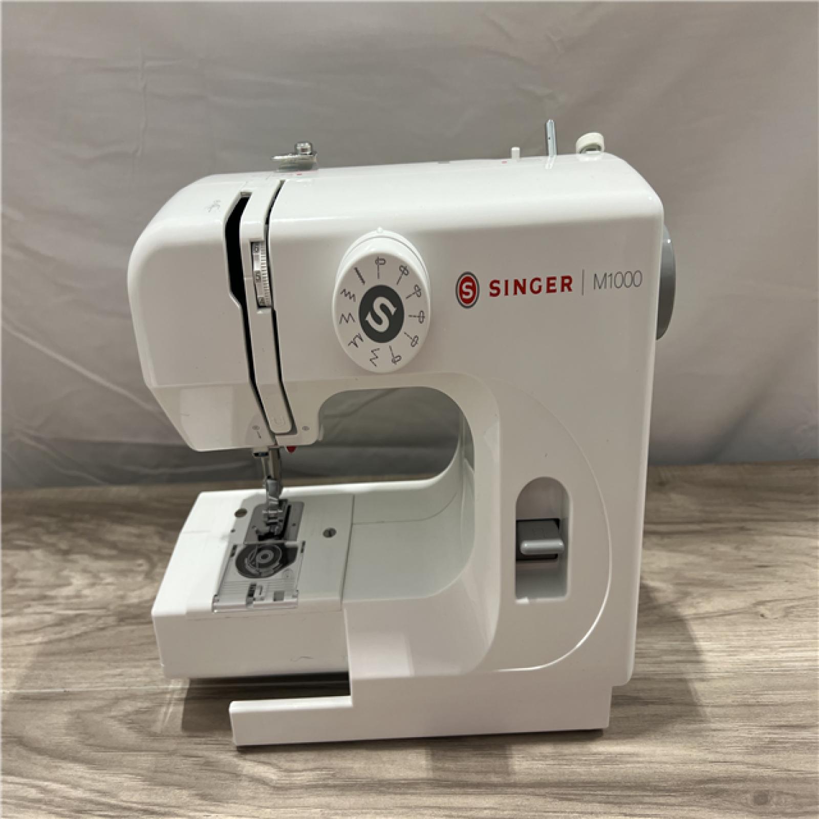 AS-IS SINGER® M1000 Mending Machine (White) with Accessories