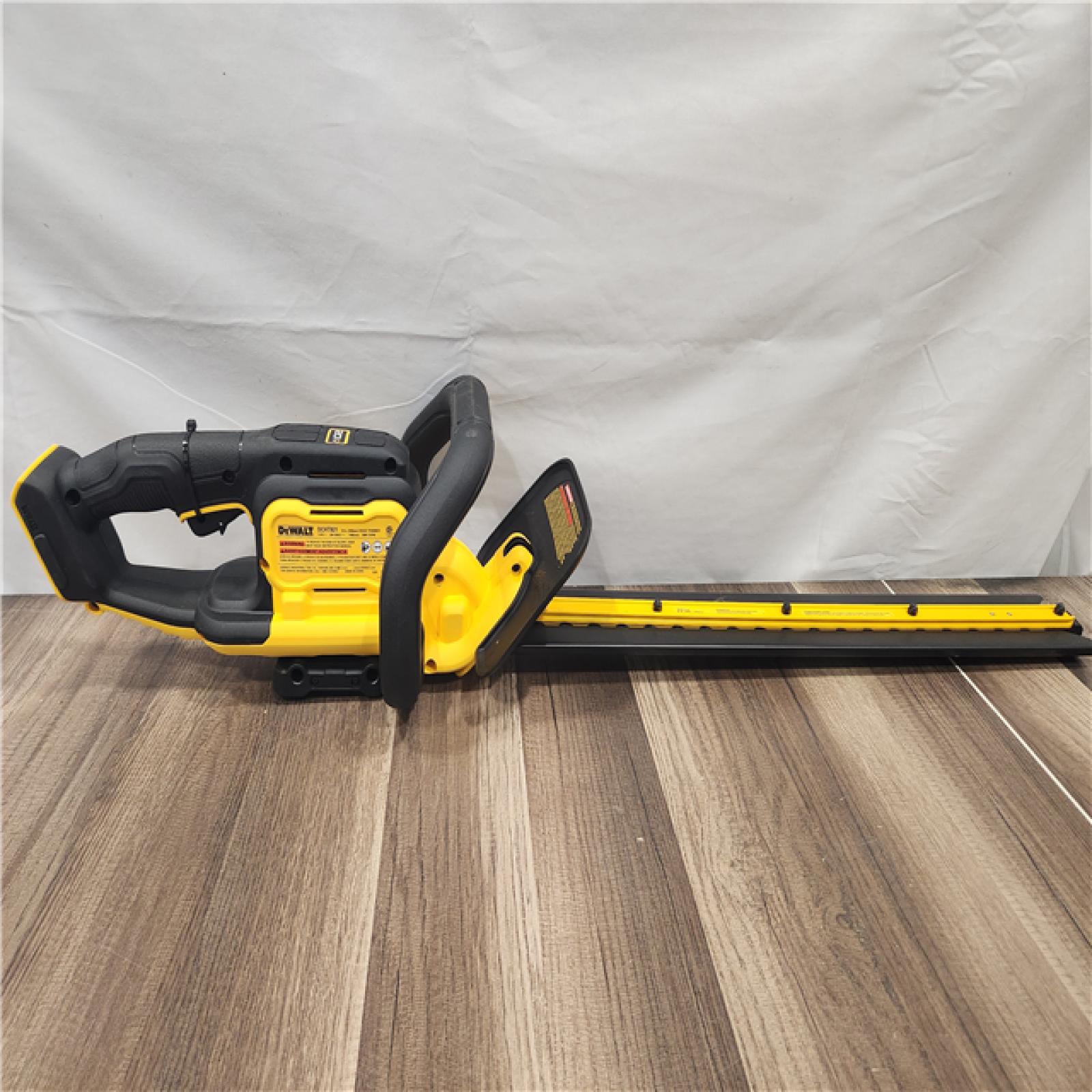AS-IS- DeWalt 22 in. 20V Cordless Hedge Trimmer (Tool-Only)