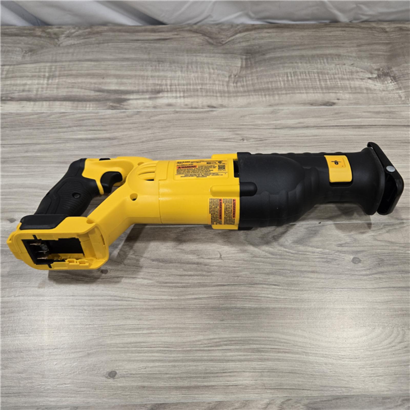 LIKE NEW! - DEWALT 20V MAX Cordless Reciprocating Saw (Tool Only)