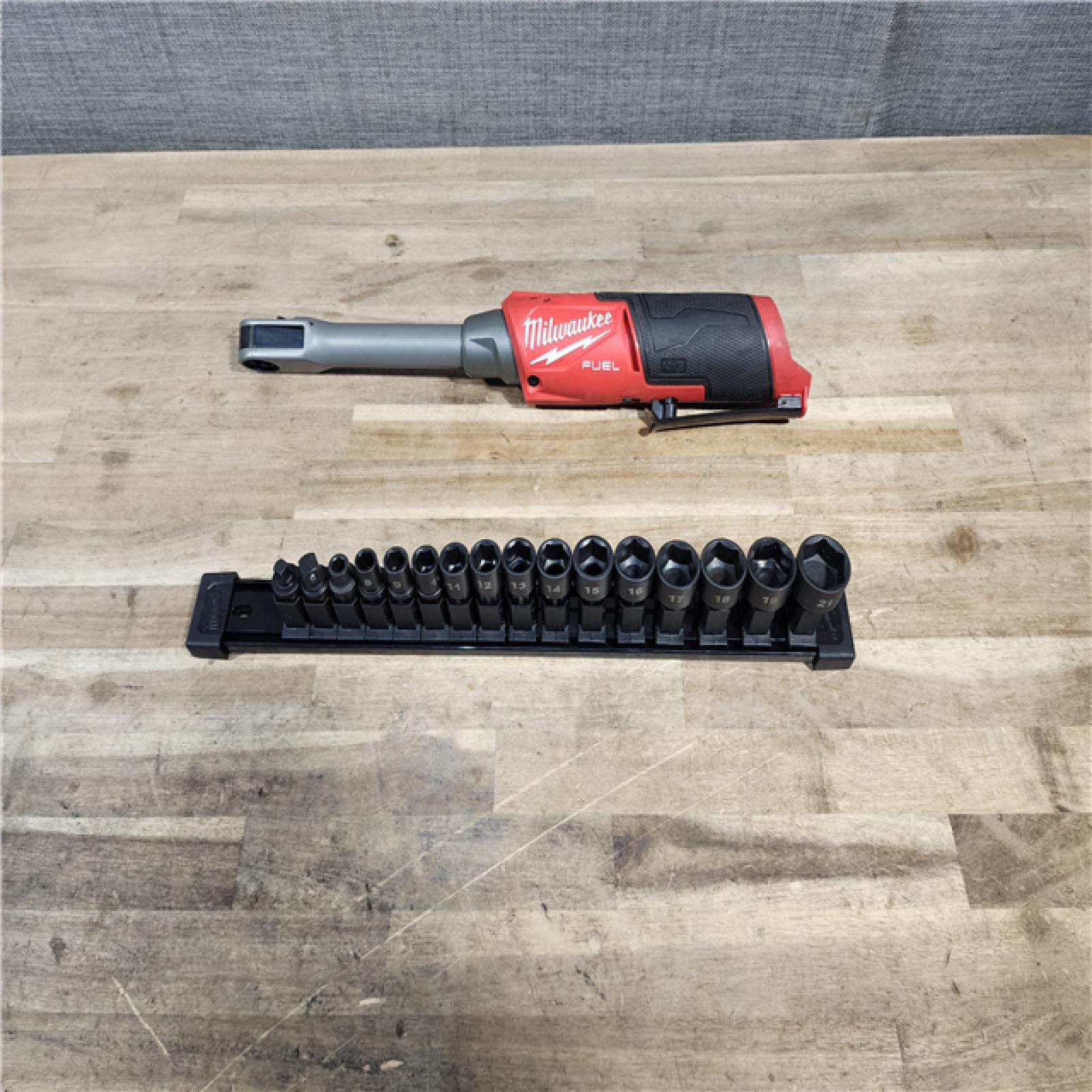 HOUSTON LOCATION - AS-IS M12 FUEL INSIDER 12V Lithium-Ion Brushless Cordless 1/4 in. - 3/8 in. Extended Reach Box Ratchet (Tool-Only)