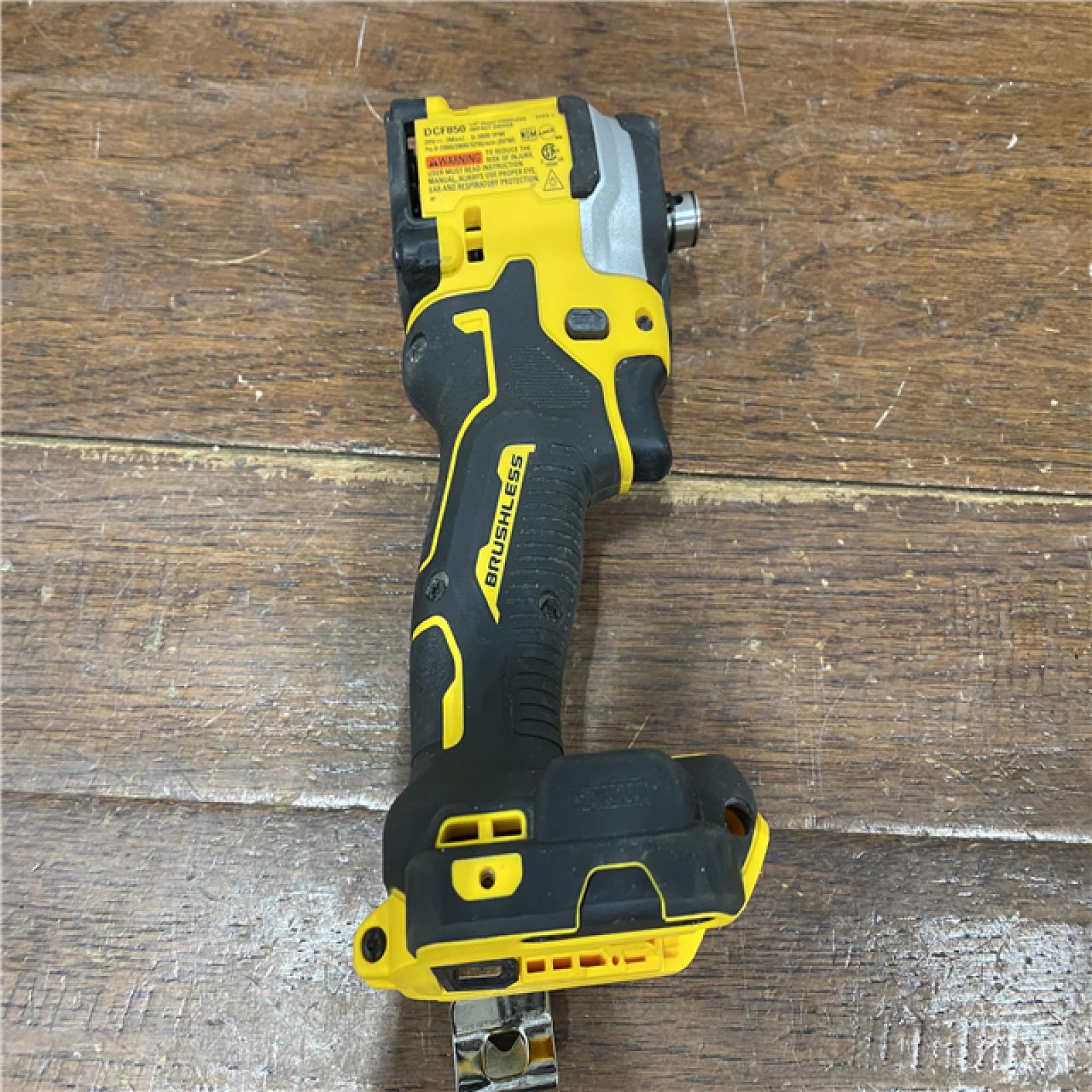 AS-IS DEWALT ATOMIC 20V MAX Lithium-Ion Cordless 1/4 in. Brushless Impact Driver Kit, 5 Ah Battery, Charger, and Bag