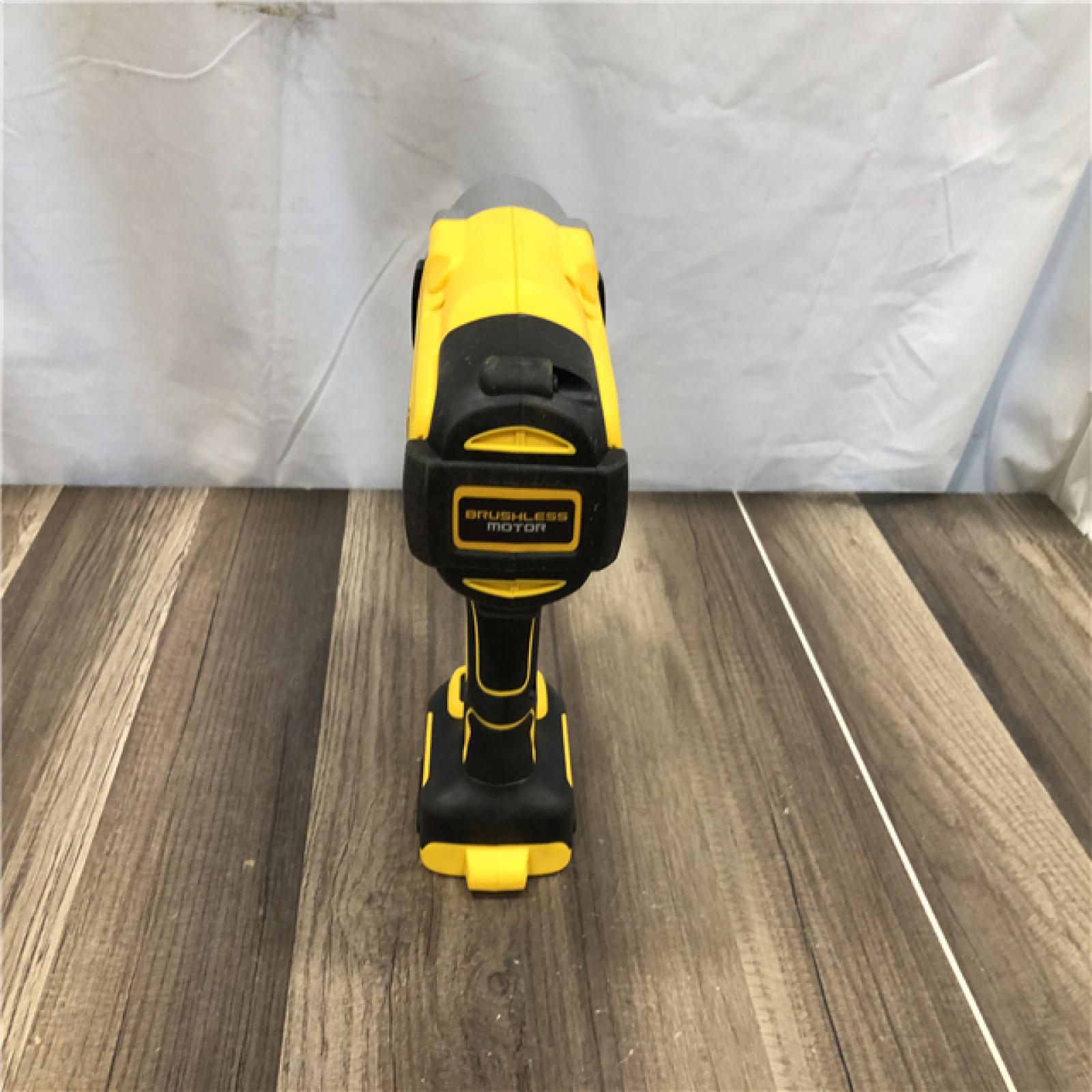AS-IS  DEWALT 20V MAX Lithium-Ion Cordless 1/2 in. Impact Wrench Kit