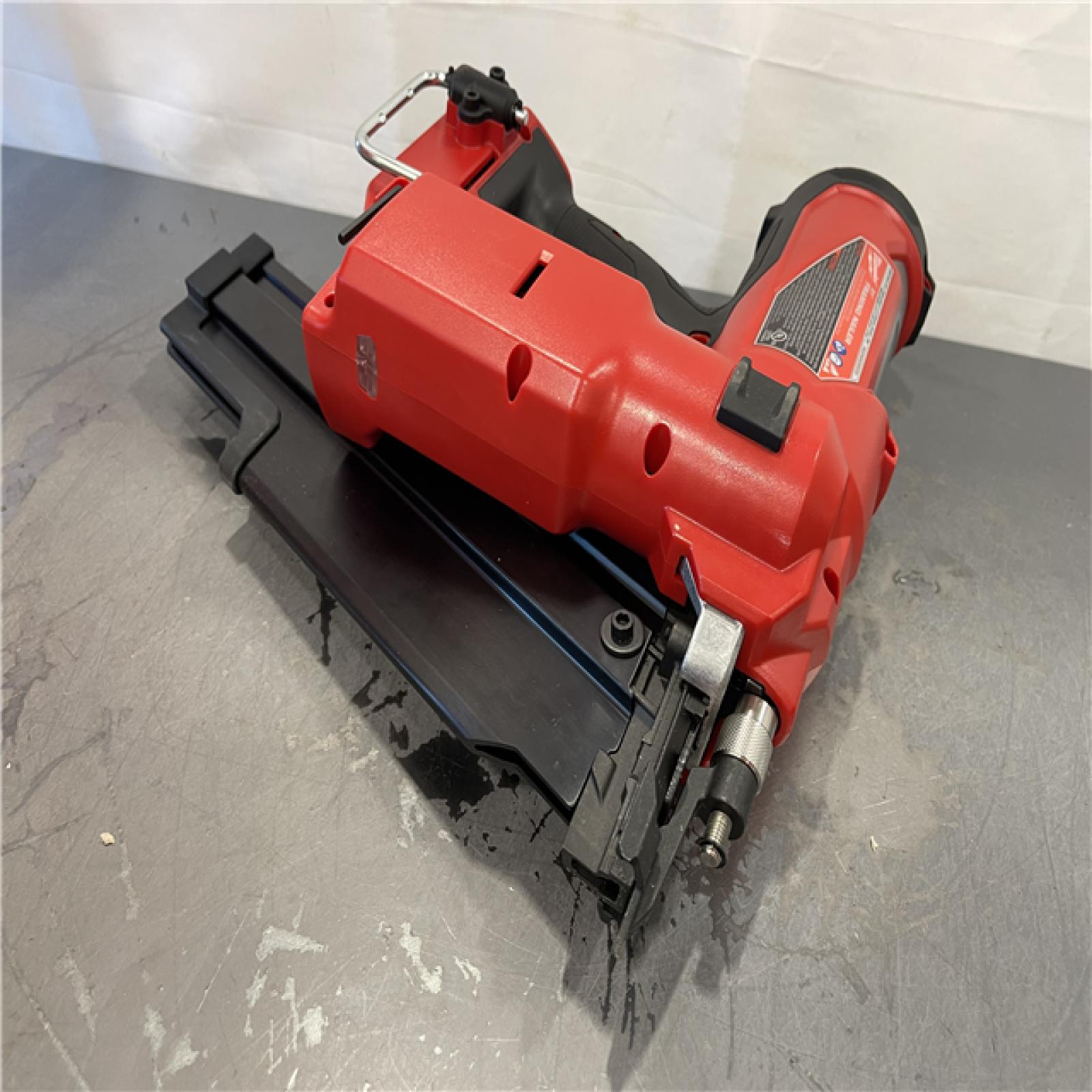 As-IS - Milwaukee M18 FUEL 3-1/2 in. 18-Volt 21-Degree Lithium-Ion Brushless Cordless Framing Nailer