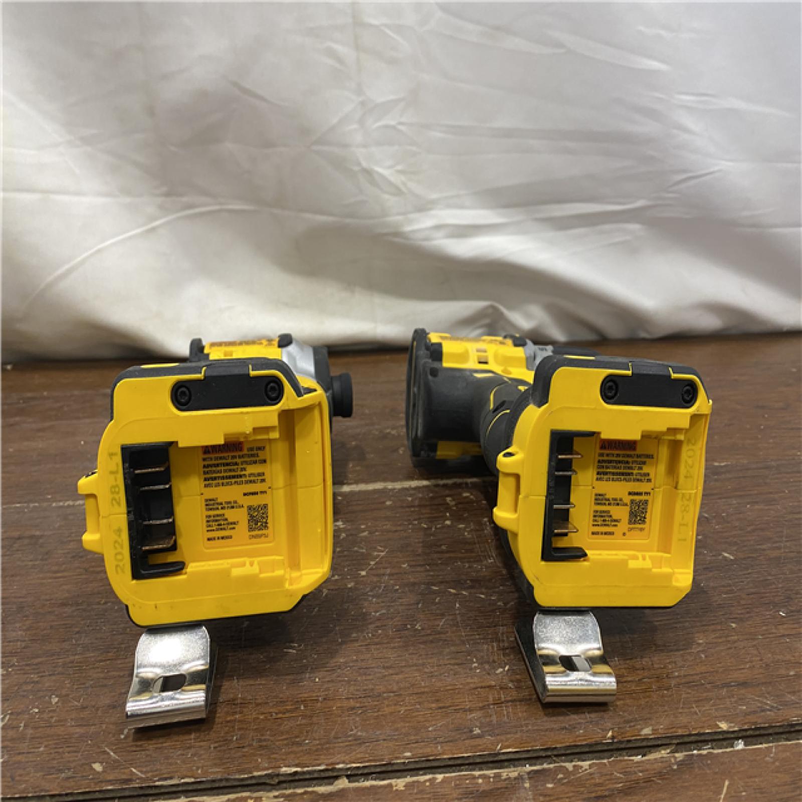 AS-IS DEWALT 20V MAX XR Hammer Drill and ATOMIC Impact Driver 2 Tool Cordless Combo Kit with (2) 4.0Ah Batteries, Charger, and Bag