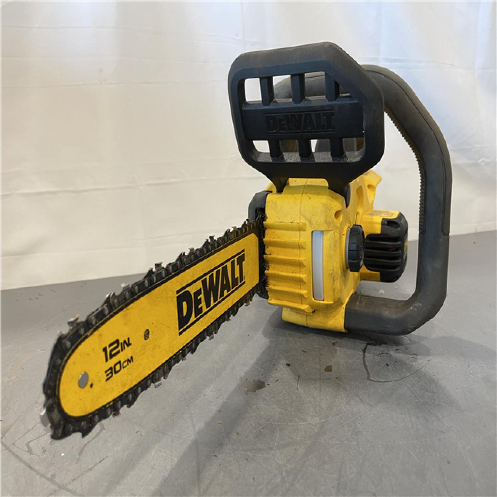 AS-IS - DEWALT 20V MAX Compact 12 Brushless Cordless Chainsaw Kit