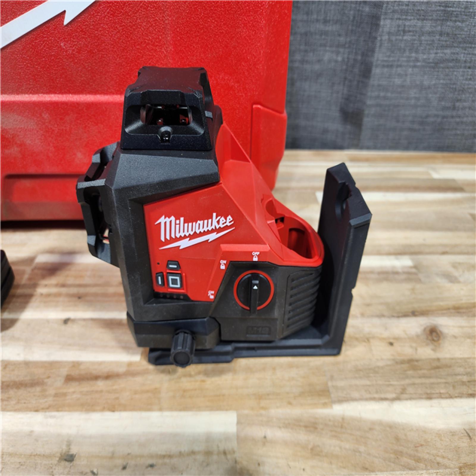 HOUSTON LOCATION - AS-IS Milwaukee  12-Volt Lithium-Ion Cordless Green 250 ft. 3-Plane Laser Level Kit