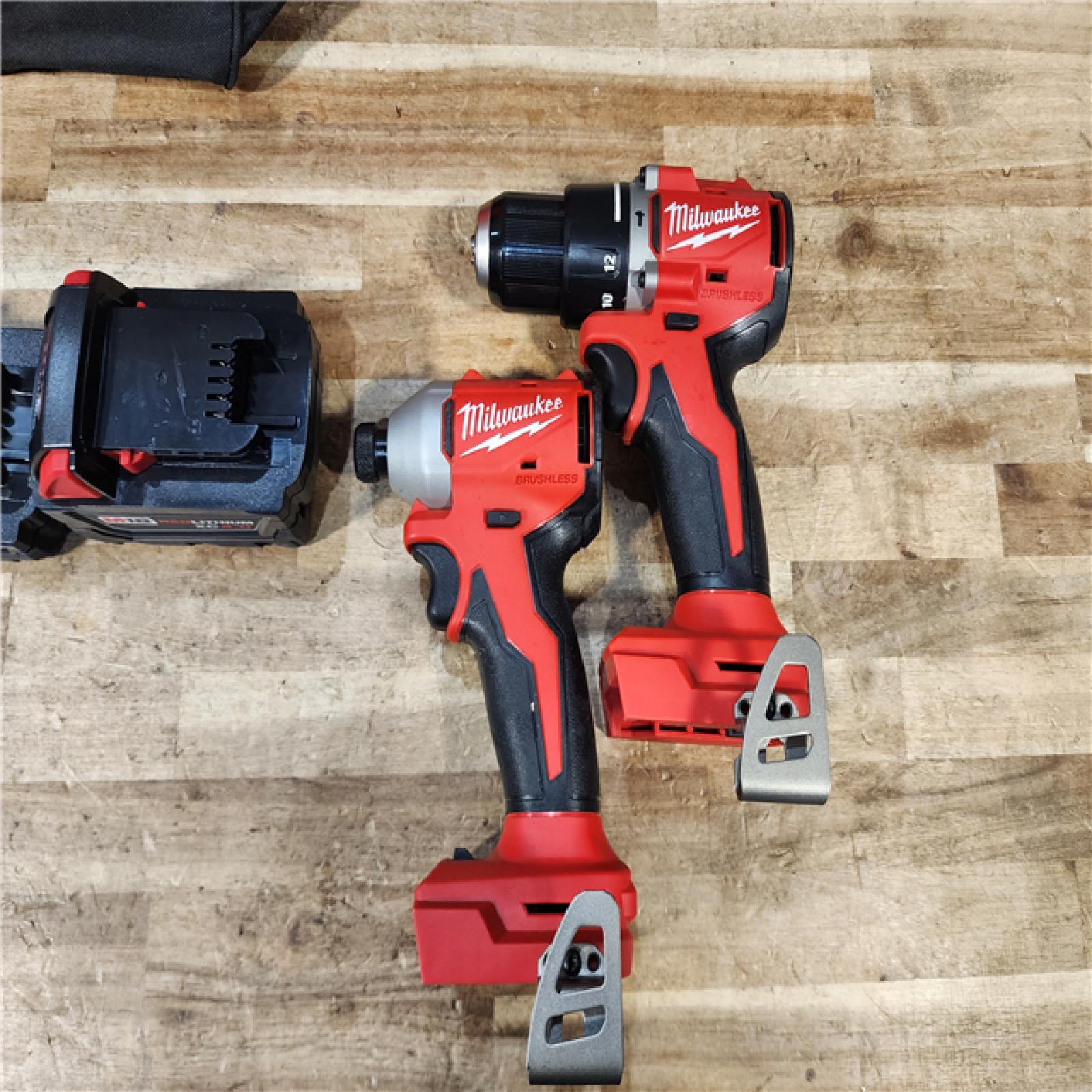 HOUSTON LOCATION - AS - IS Milwaukee 2 Tool Combo Kit W/ (2) Battery & Charger