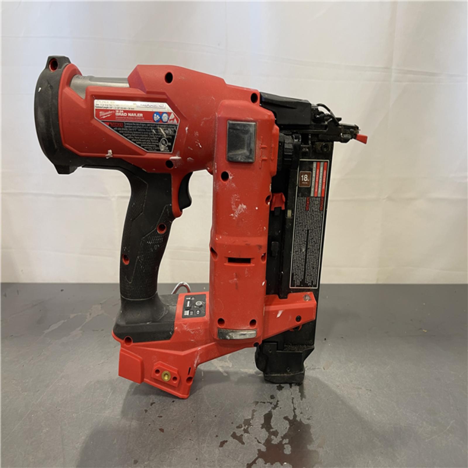 AS-IS - Milwaukee M18 FUEL 18-Volt Lithium-Ion Brushless Cordless Gen II 18-Gauge Brad Nailer